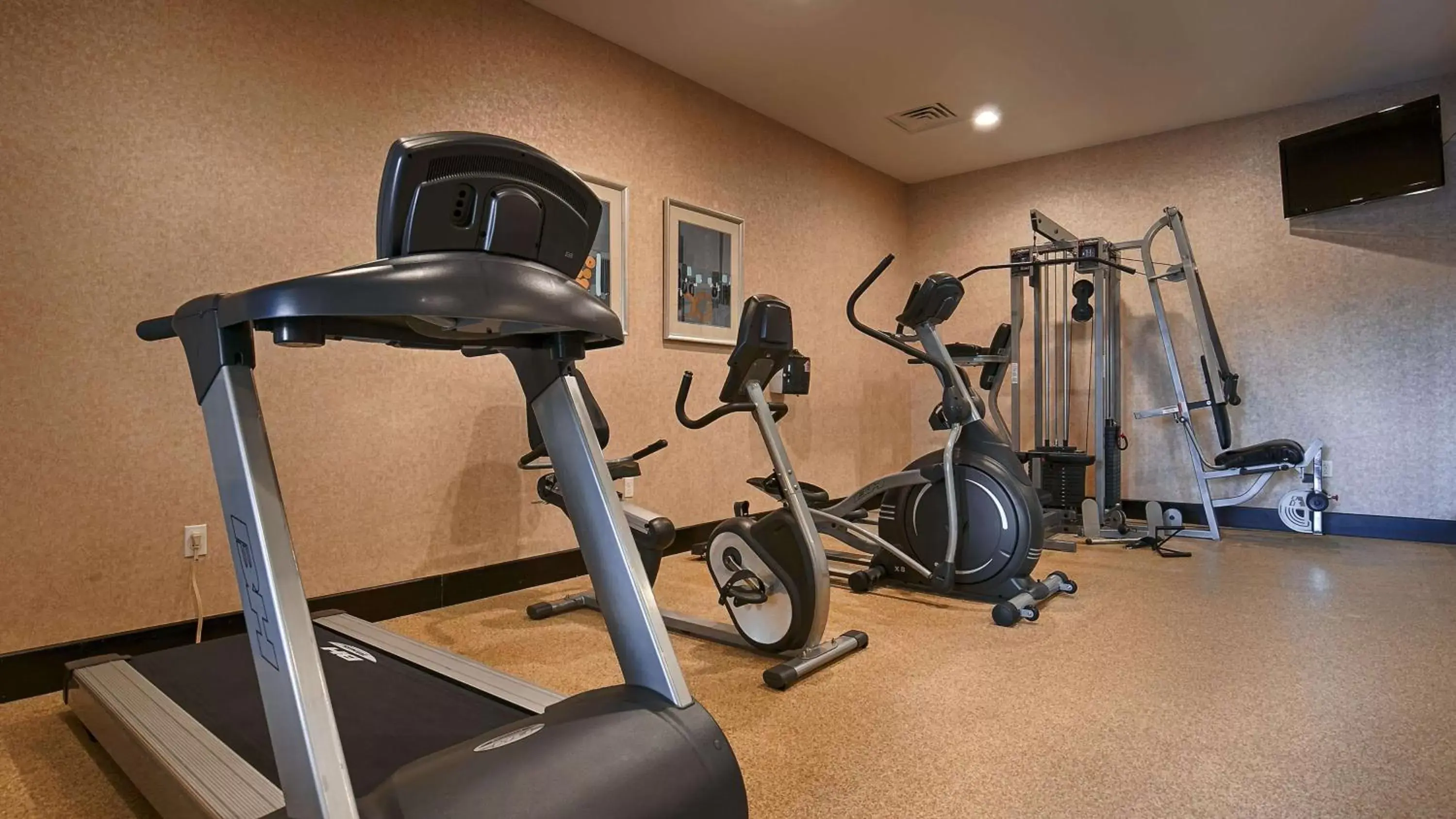 Fitness centre/facilities, Fitness Center/Facilities in Best Western Plus Lytle Inn and Suites