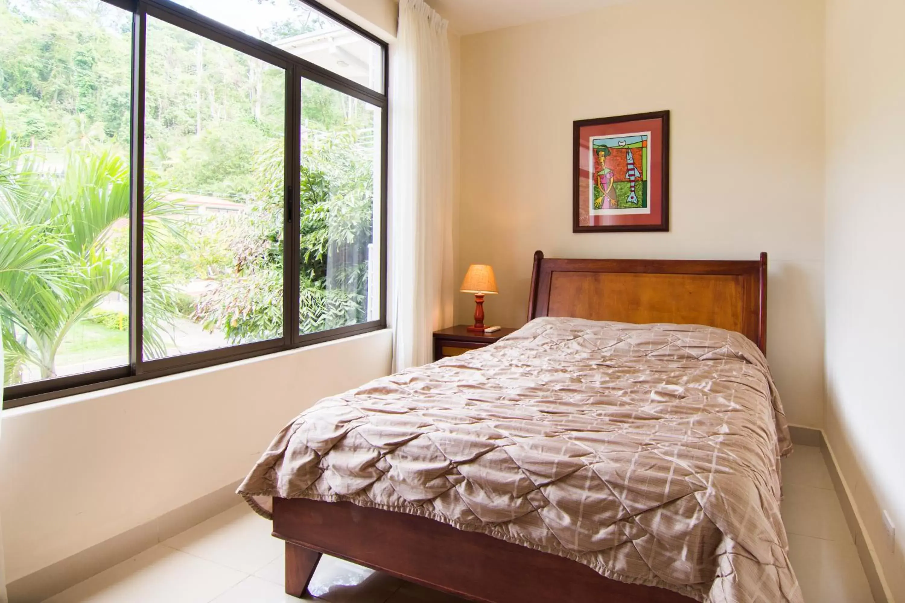 room service, Bed in Hotel Punta Leona