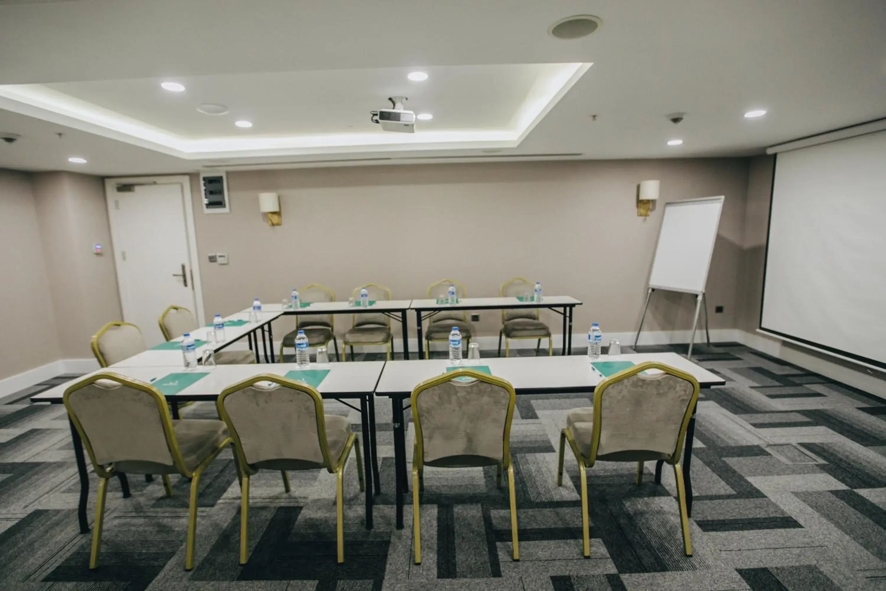Meeting/conference room in Mia Berre Hotels