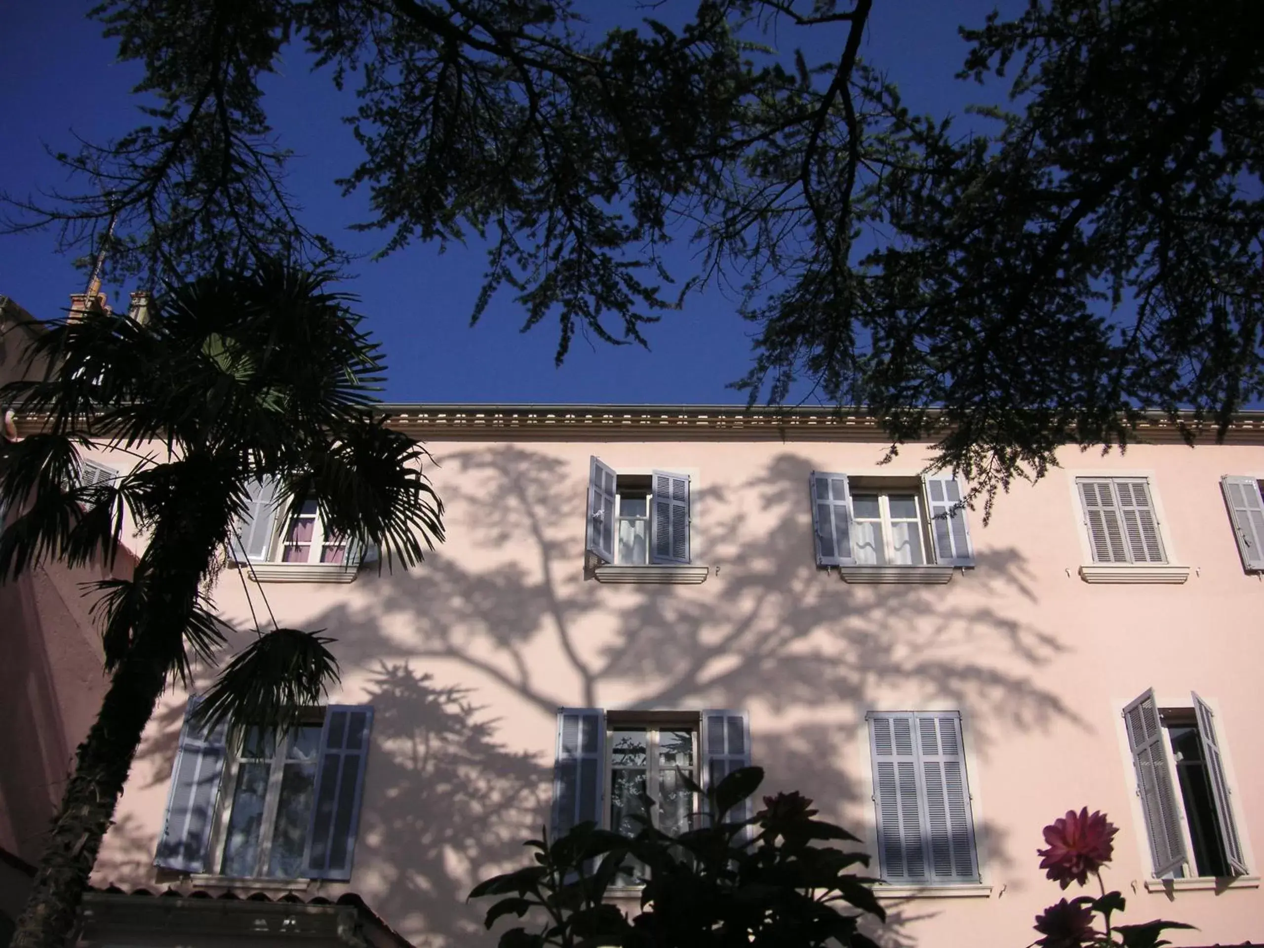 Property Building in Hôtel Le Victoria