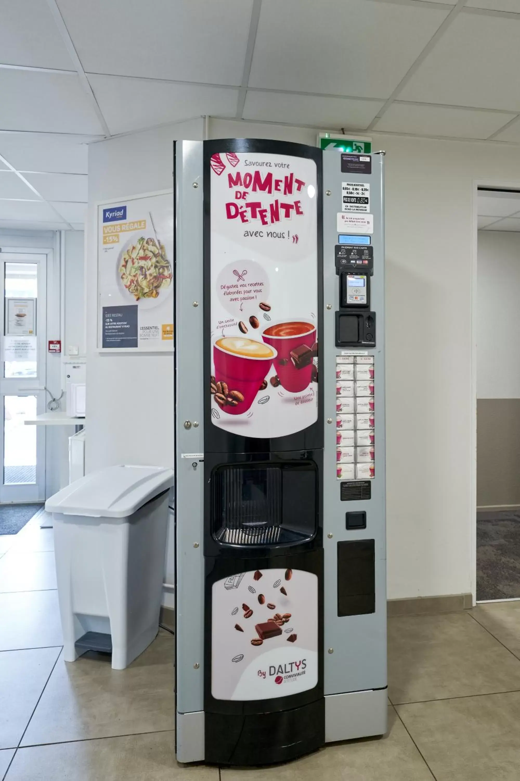 vending machine in Premiere Classe Nancy Sud - Ludres