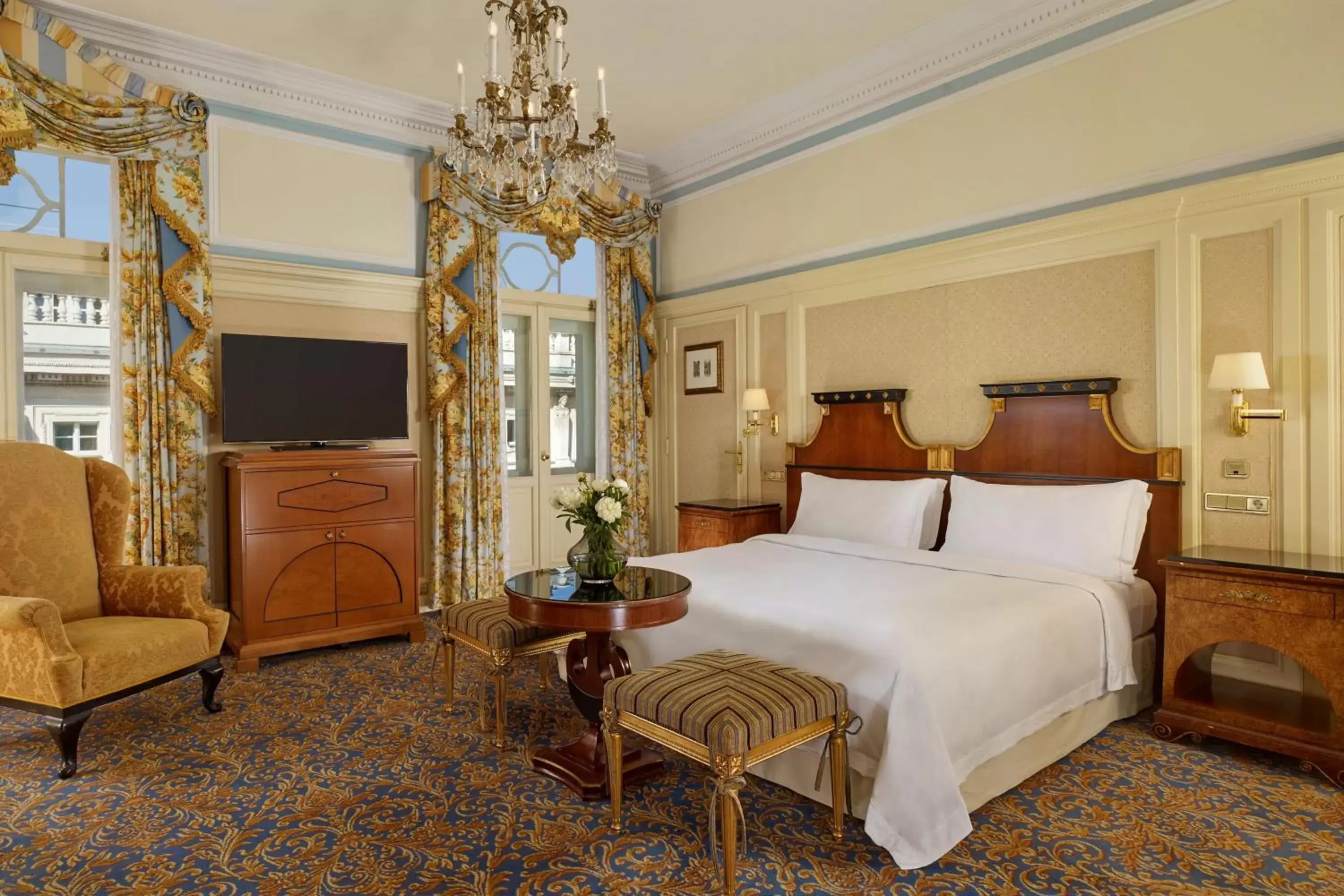 Photo of the whole room, Bed in Hotel Bristol, a Luxury Collection Hotel, Vienna