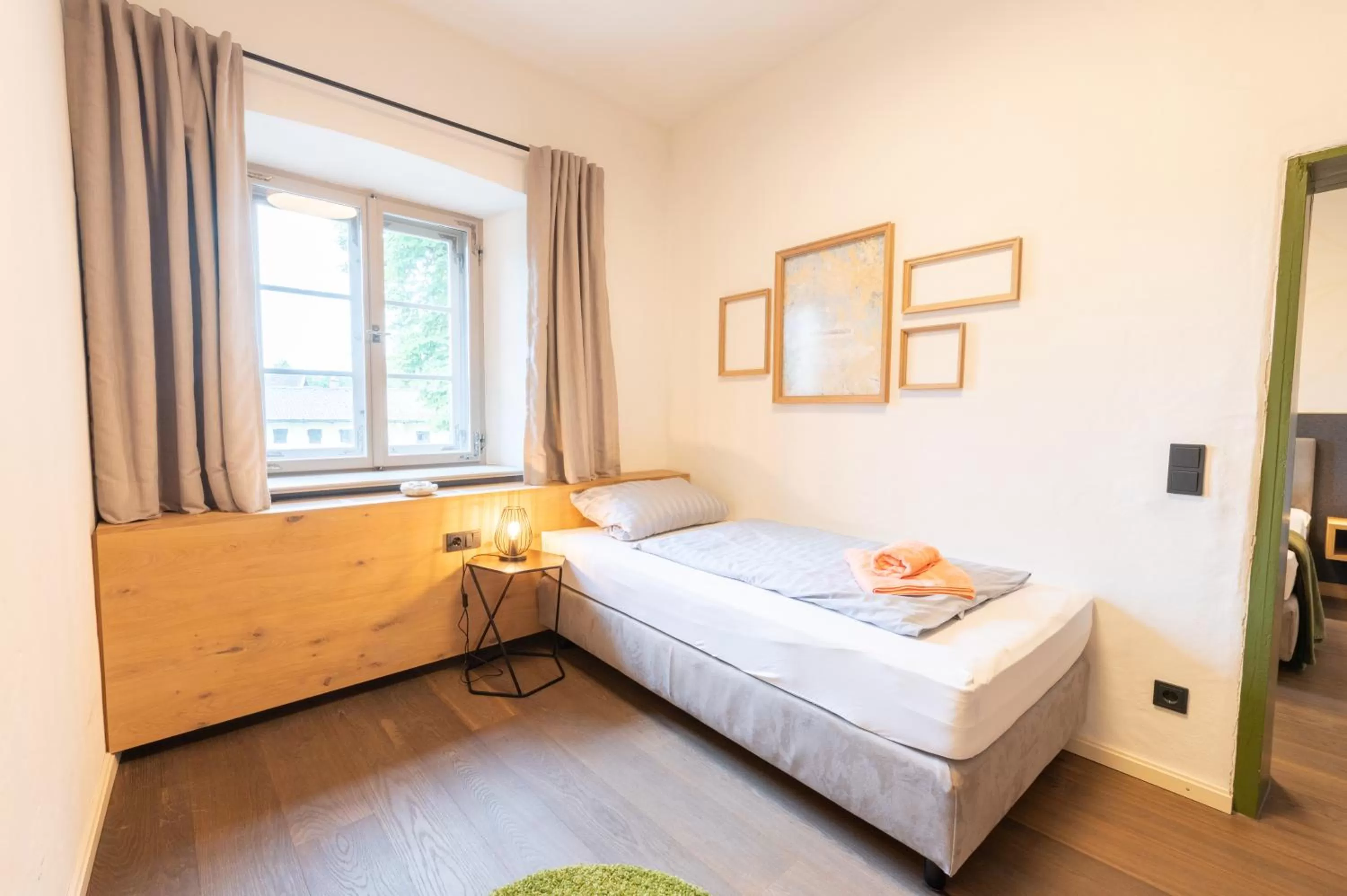 Bed in LANDHOTEL ALTE ZOLLSTATION- Historical Building