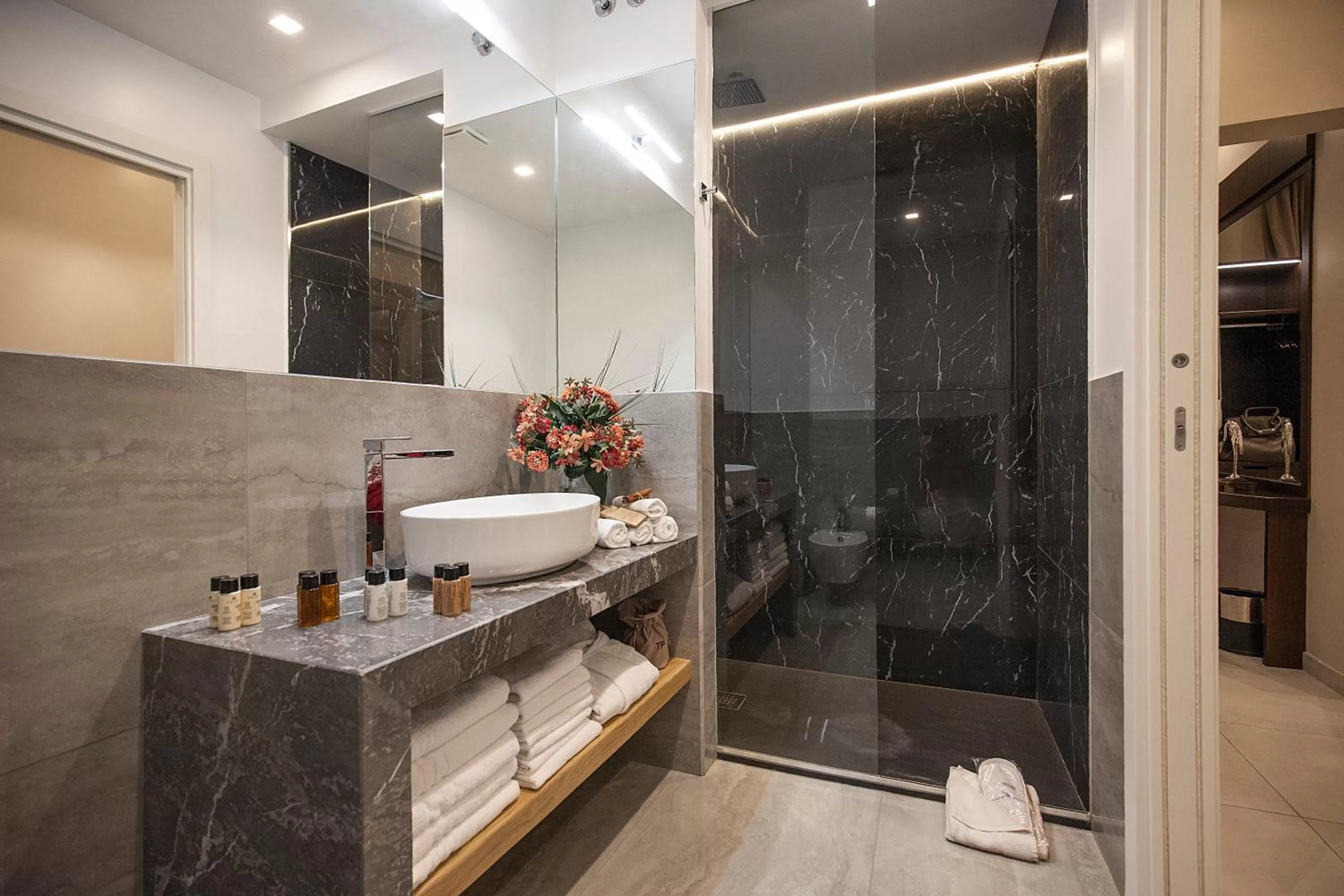 Bathroom in Roman Holidays Boutique Hotel