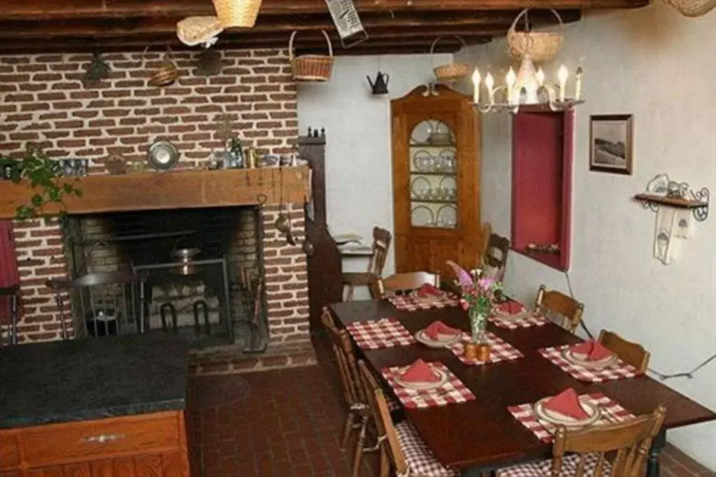 Dining area, Restaurant/Places to Eat in Brownstone Colonial Inn