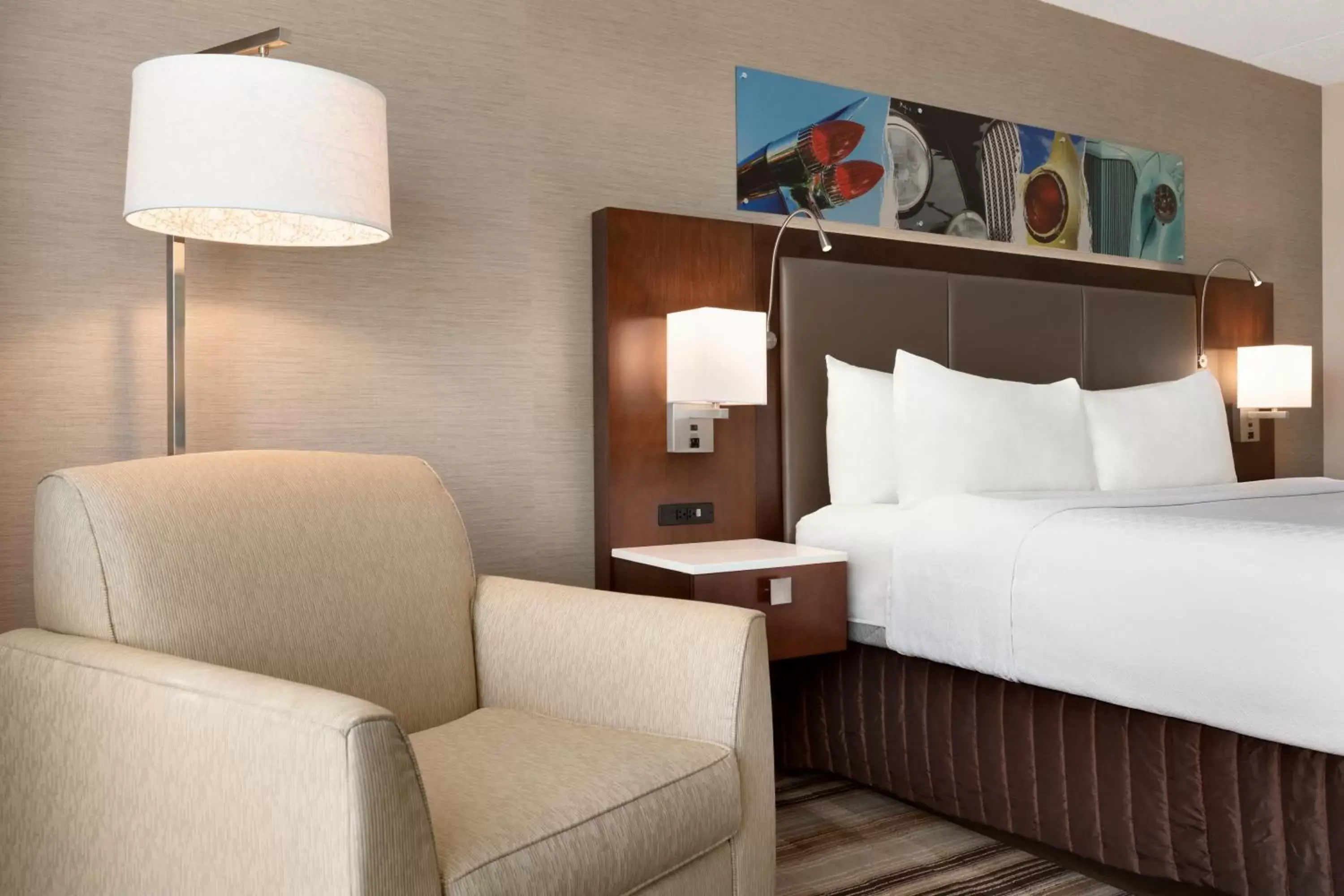 Photo of the whole room, Bed in Crowne Plaza Auburn Hills, an IHG Hotel
