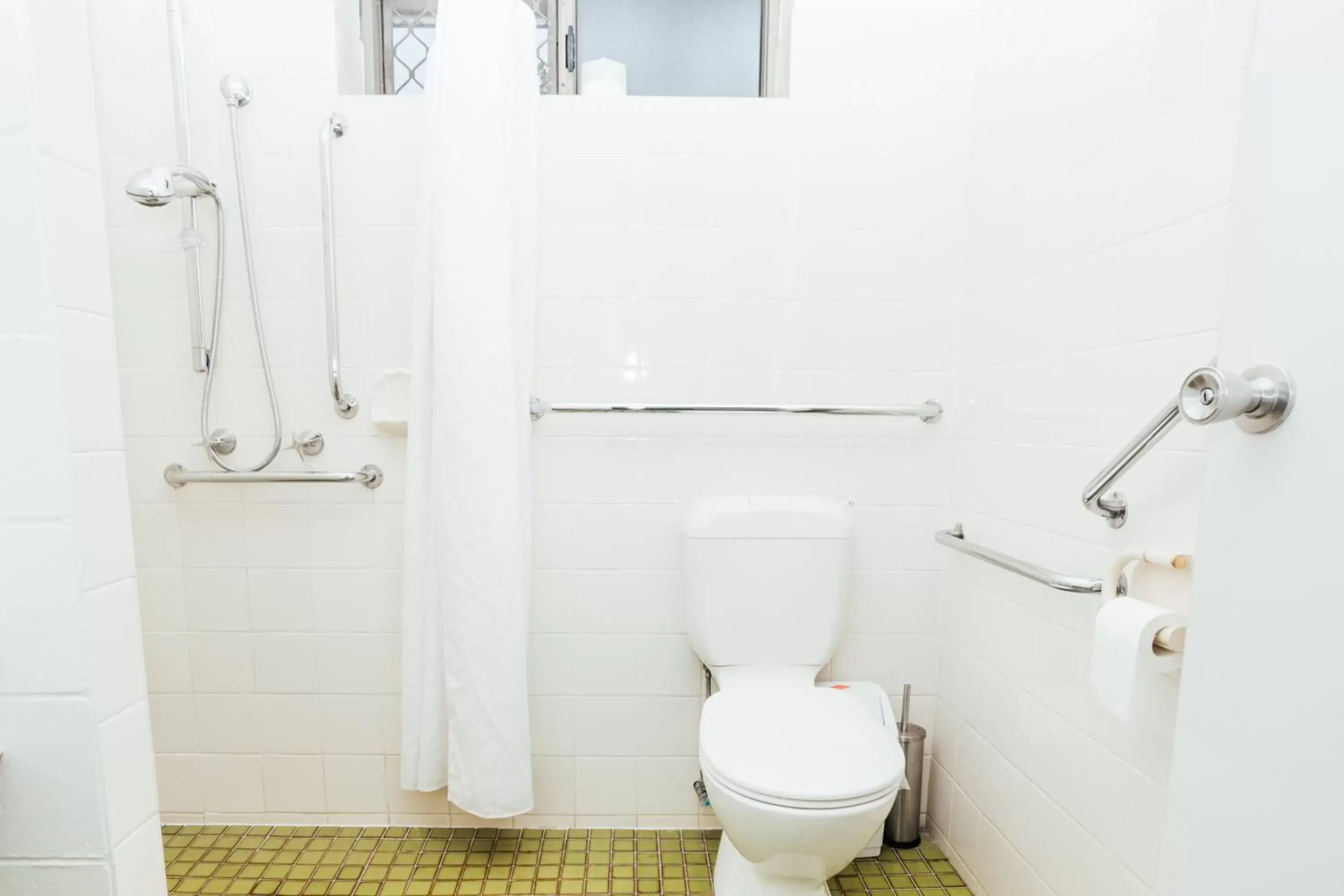 Bathroom in Billabong Lodge Motel