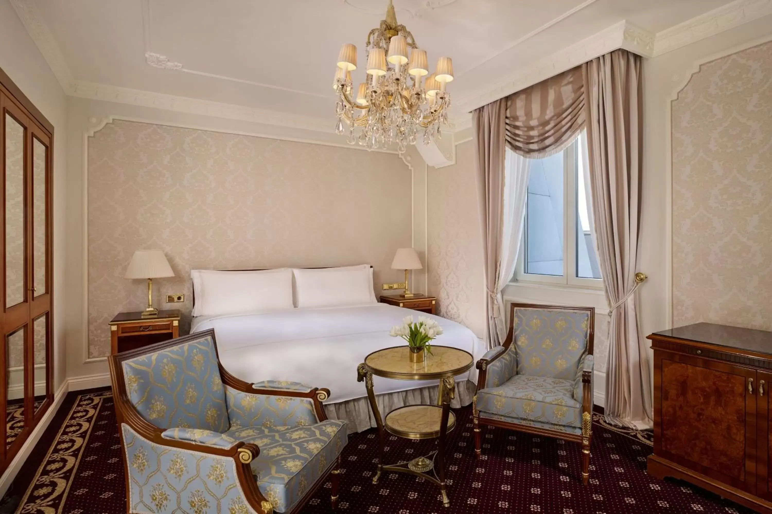 Photo of the whole room, Bed in Hotel Imperial, a Luxury Collection Hotel, Vienna