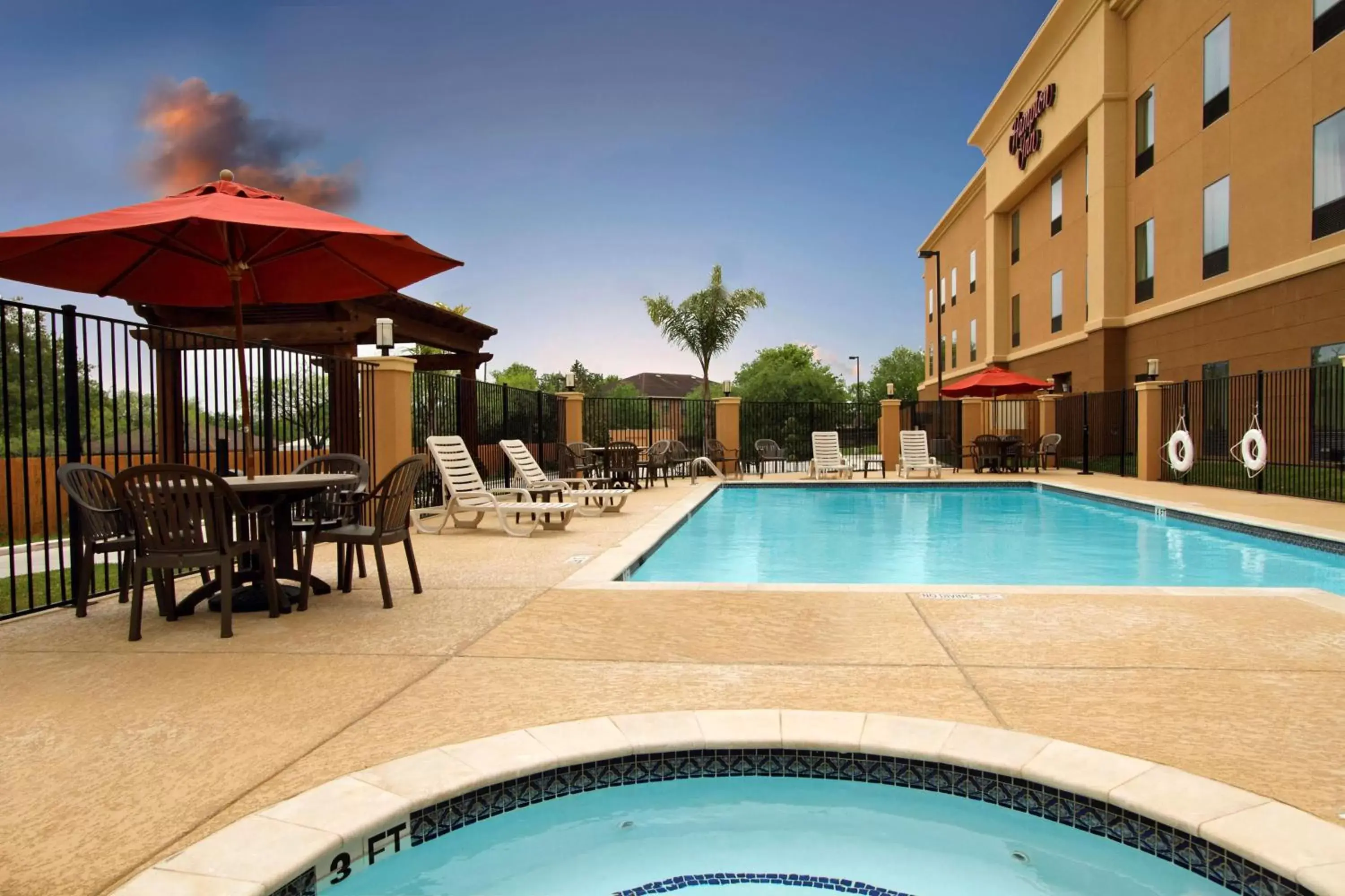 Pool view, Swimming Pool in Hampton Inn Beeville