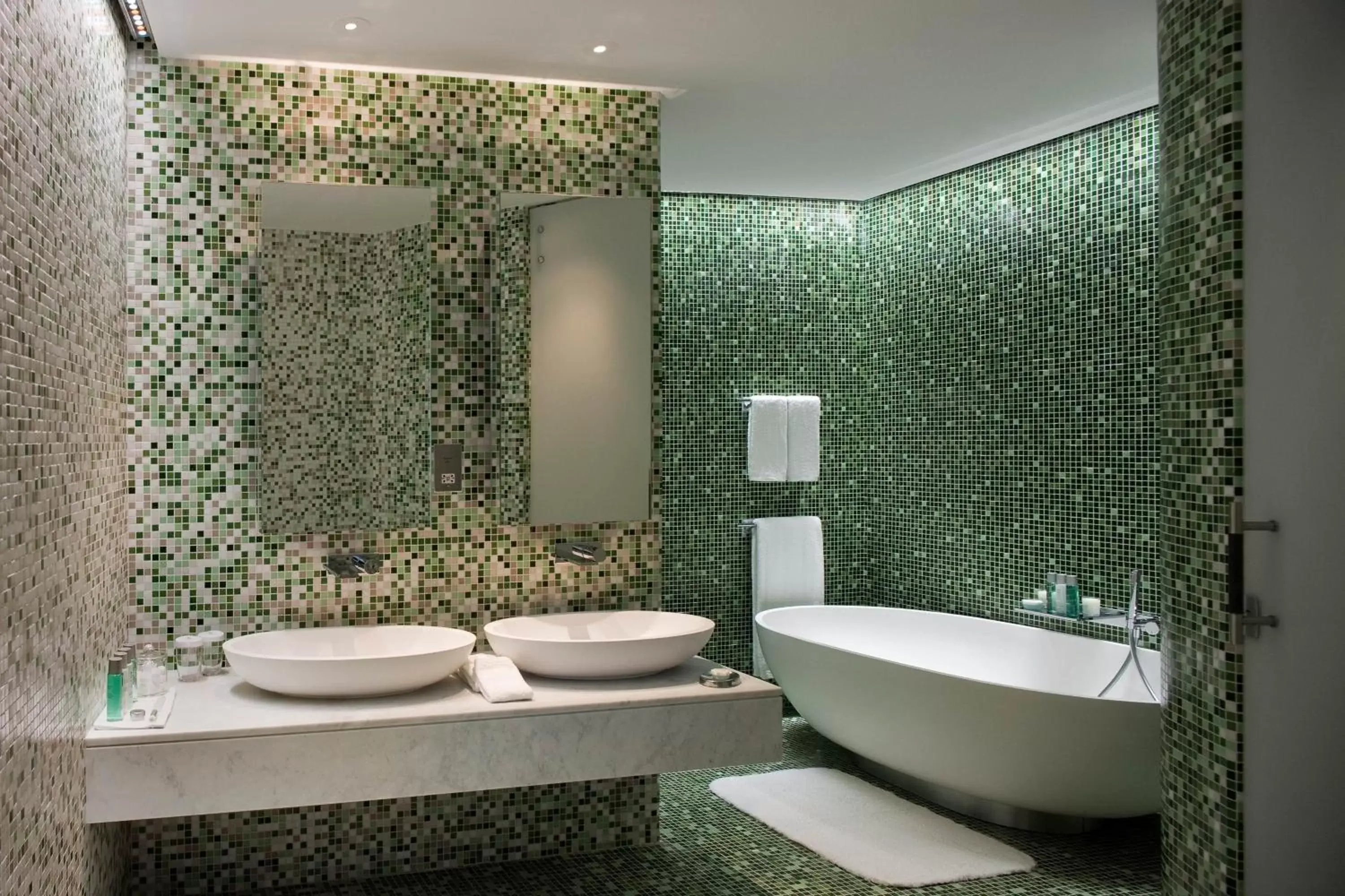 Bathroom in W Abu Dhabi - Yas Island