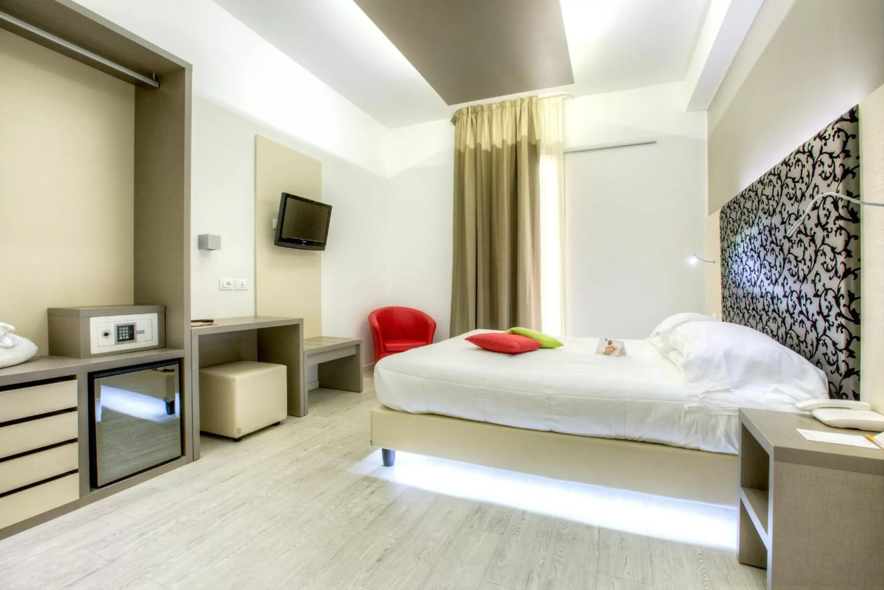 Bedroom, Bed in Hotel Boemia