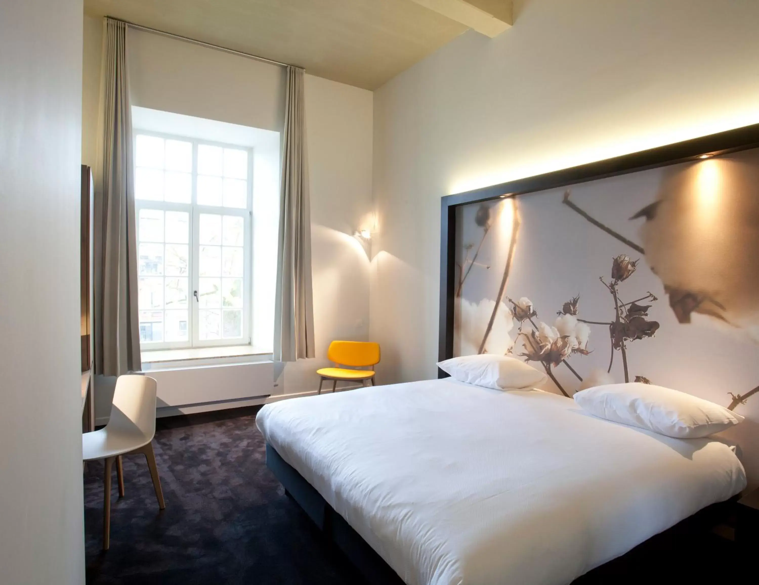 Photo of the whole room, Bed in Hotel The Lodge Vilvoorde Photo of the whole room, Bed in Hotel The Lodge Vilvoorde