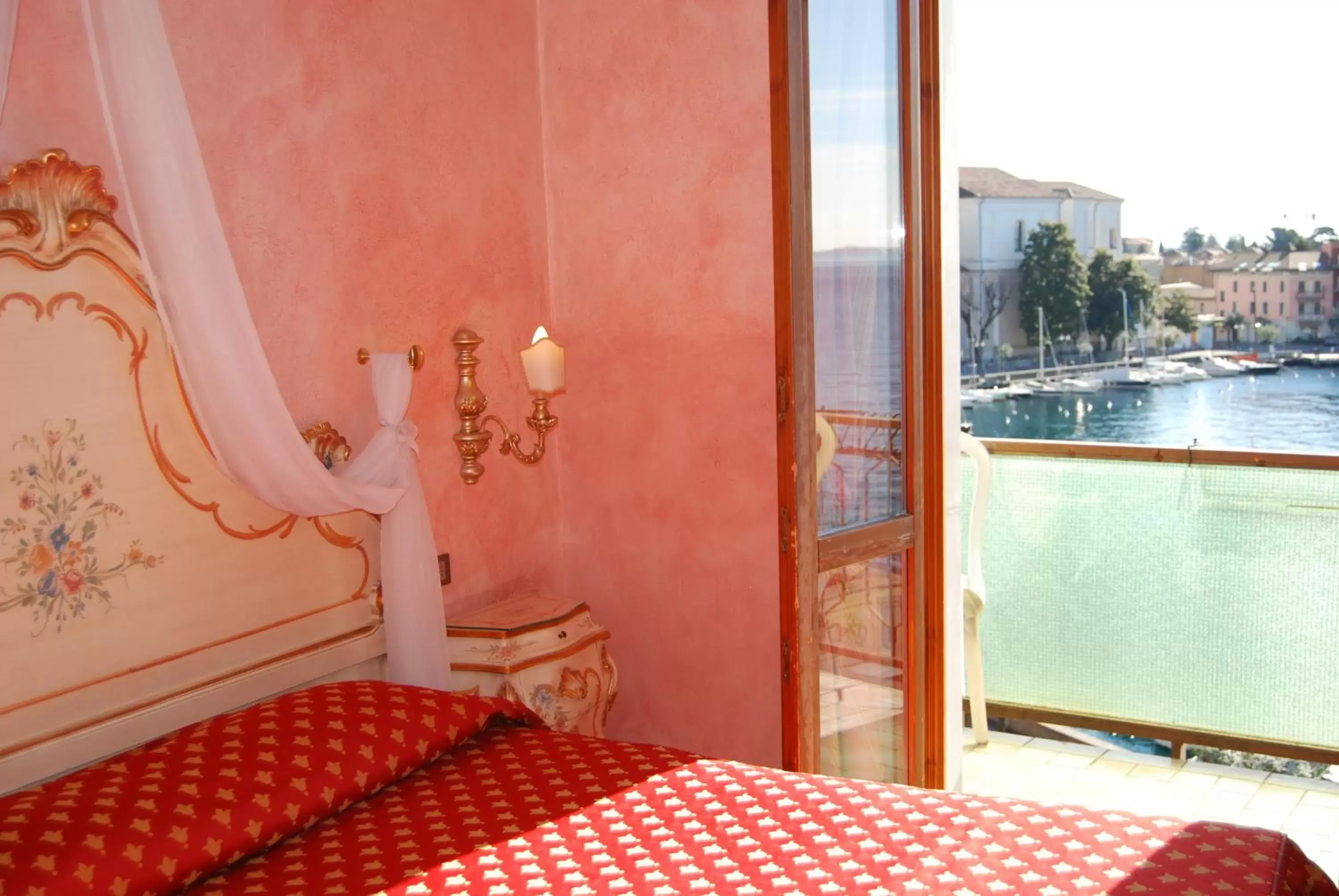 View (from property/room), Bed in Garda Sol SPA Hotel & Appartamenti