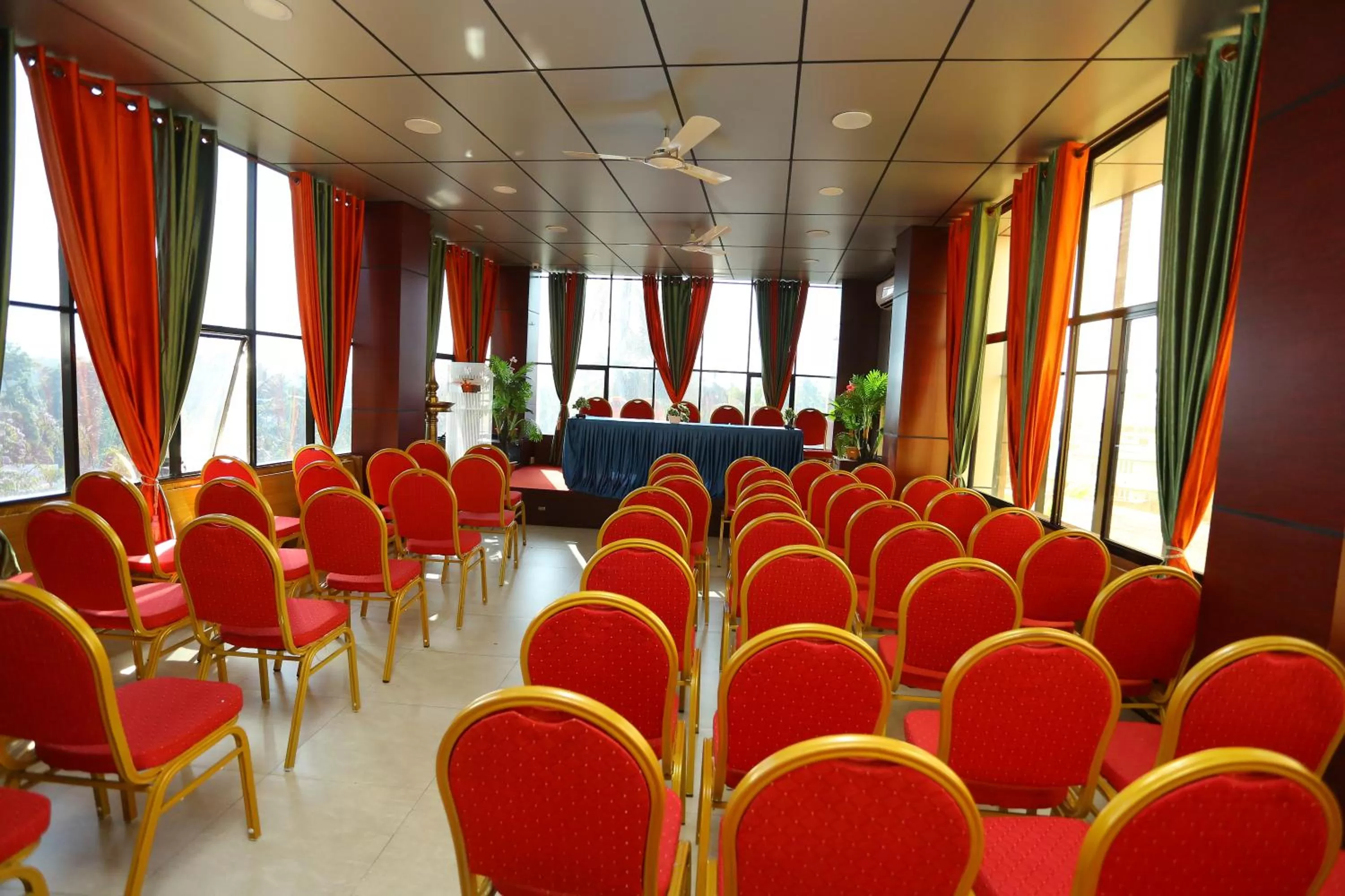 Business facilities in Hotel Innate Inn