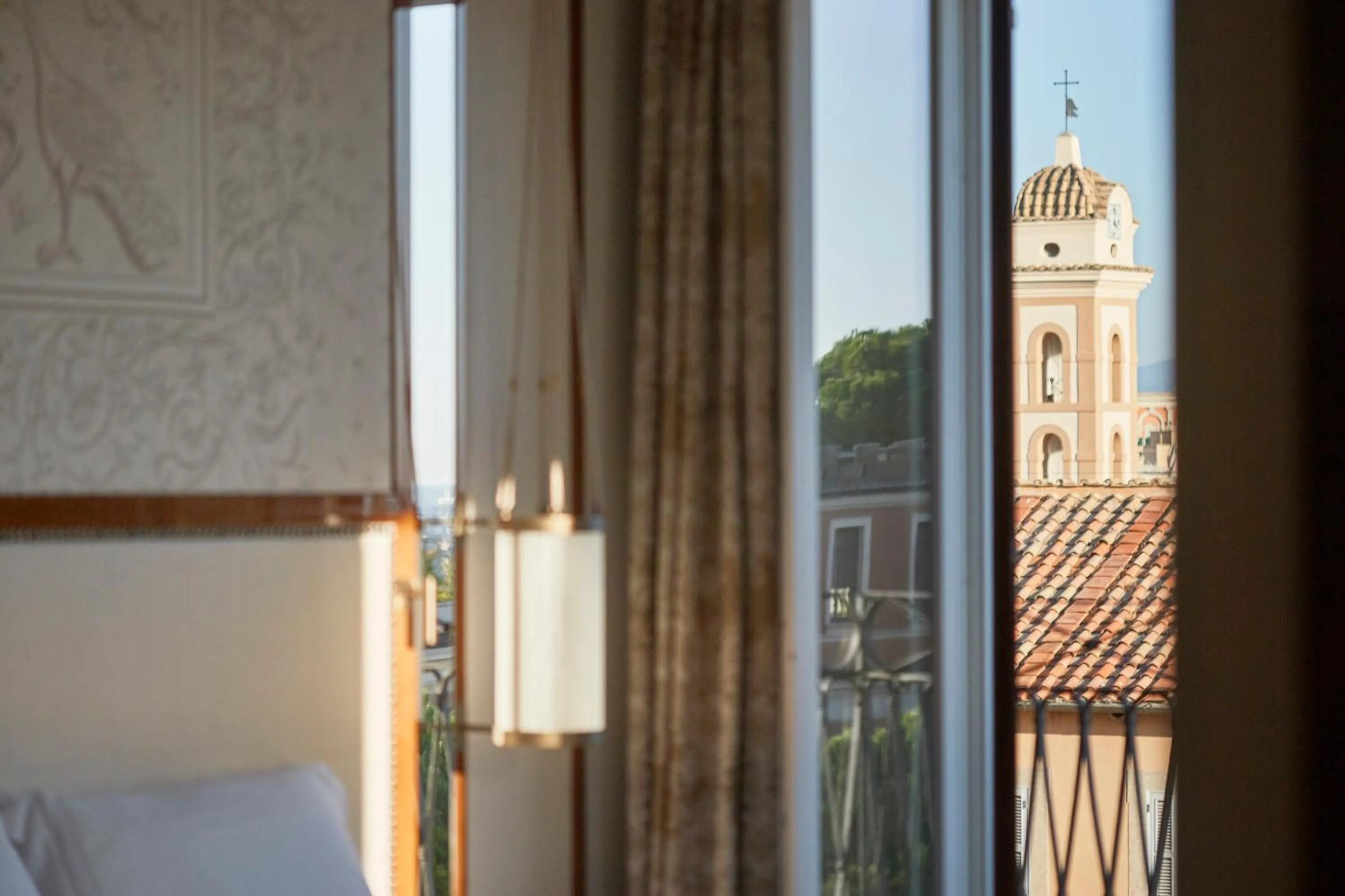 City view, Bed in Hotel Eden - Dorchester Collection