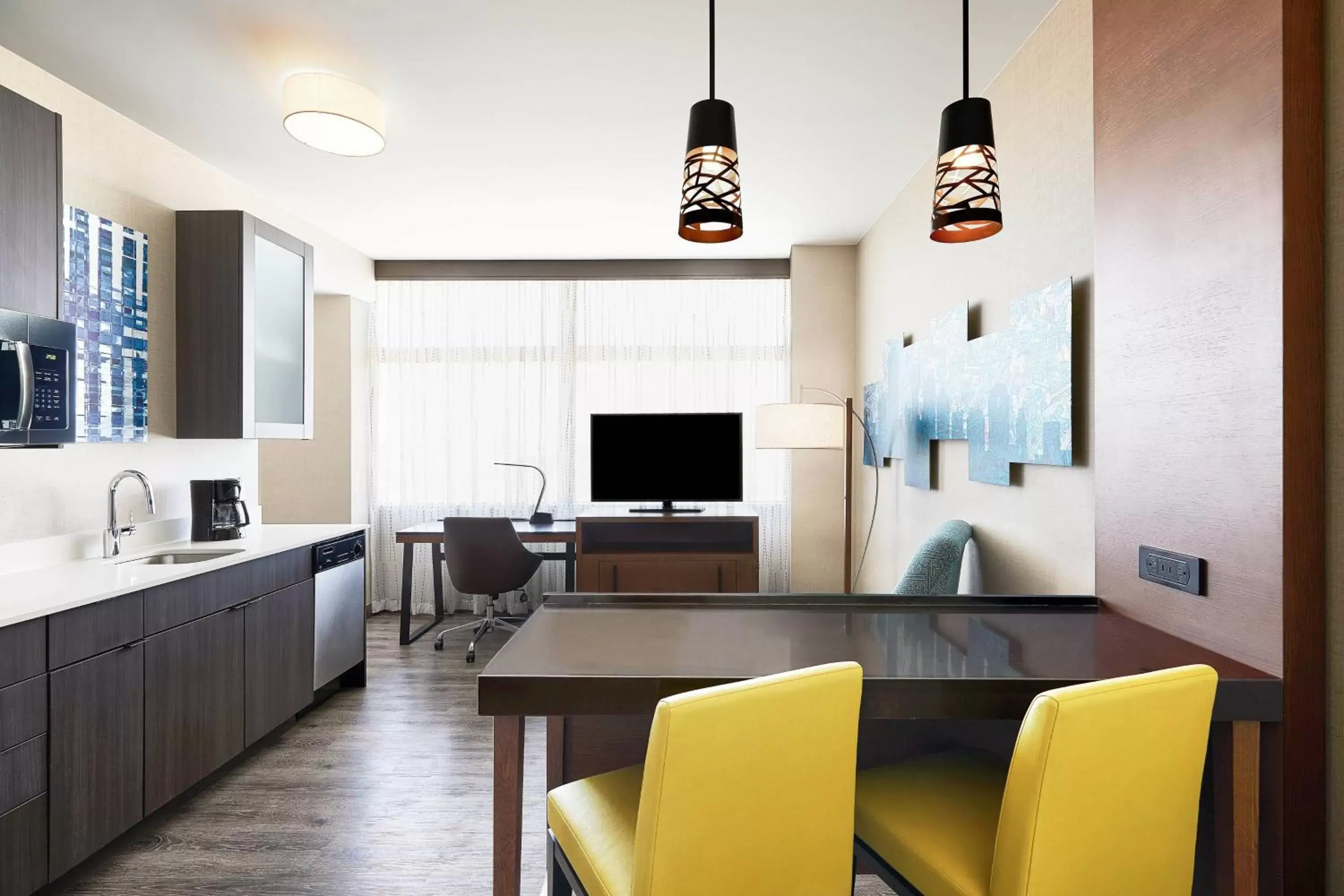 Kitchen or kitchenette, Dining Area in Residence Inn by Marriott Dallas Downtown