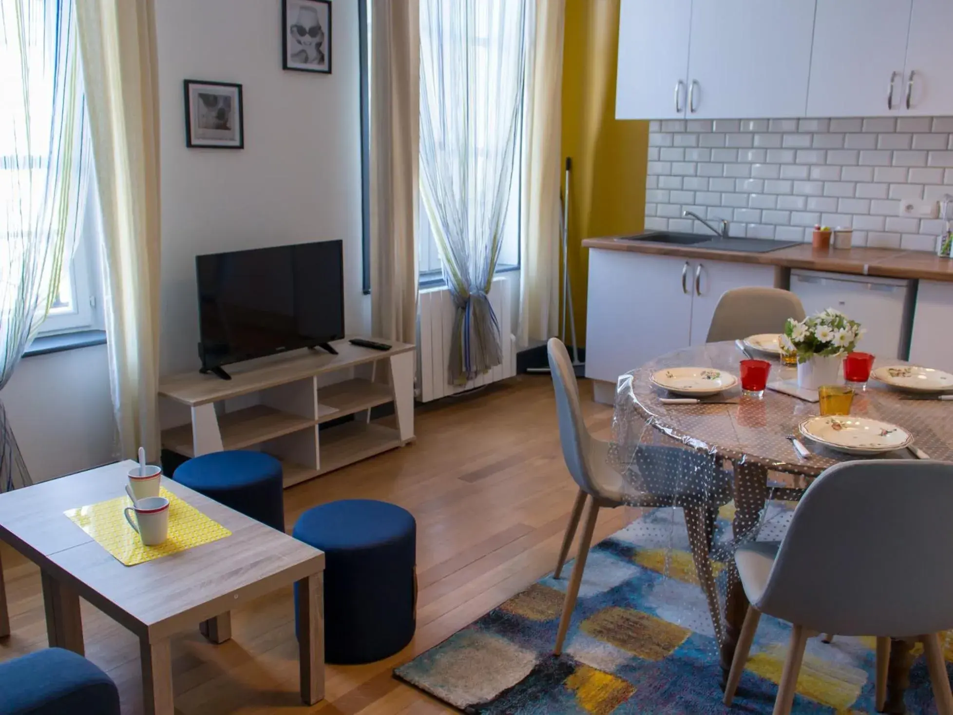 Bedroom, Dining Area in Trankil Apparts centre