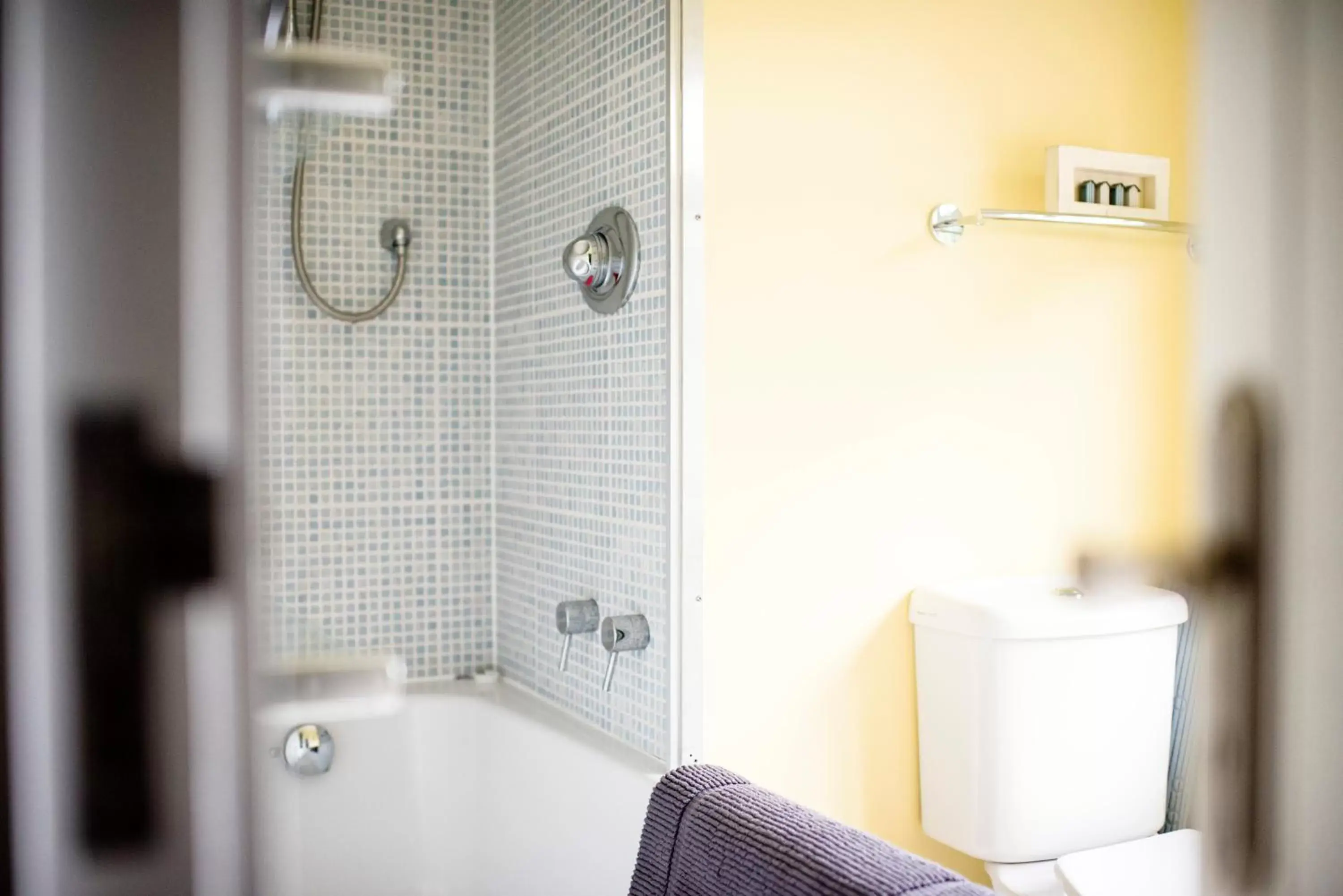 Bathroom in Crazy Fox Hurley Boutique B&B