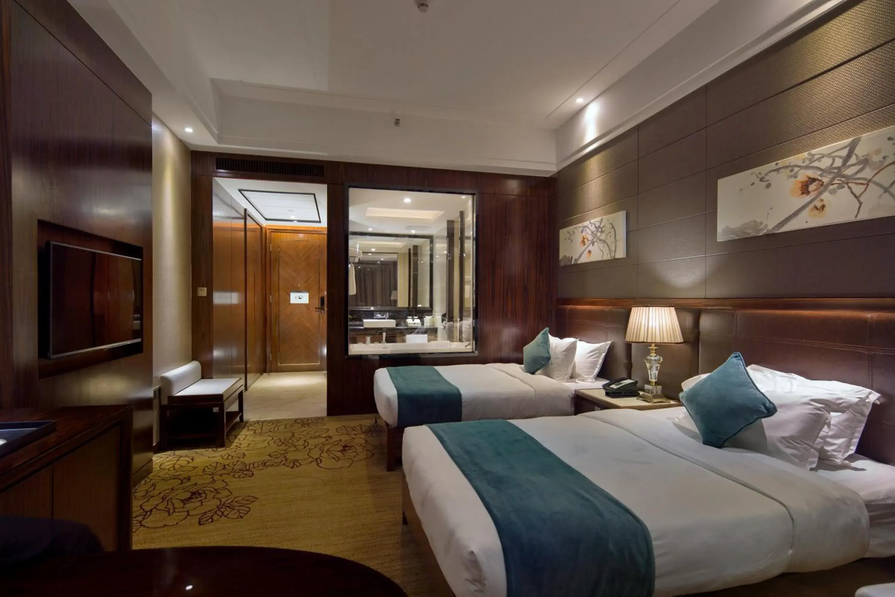 Photo of the whole room, Bed in Honder International Hotel