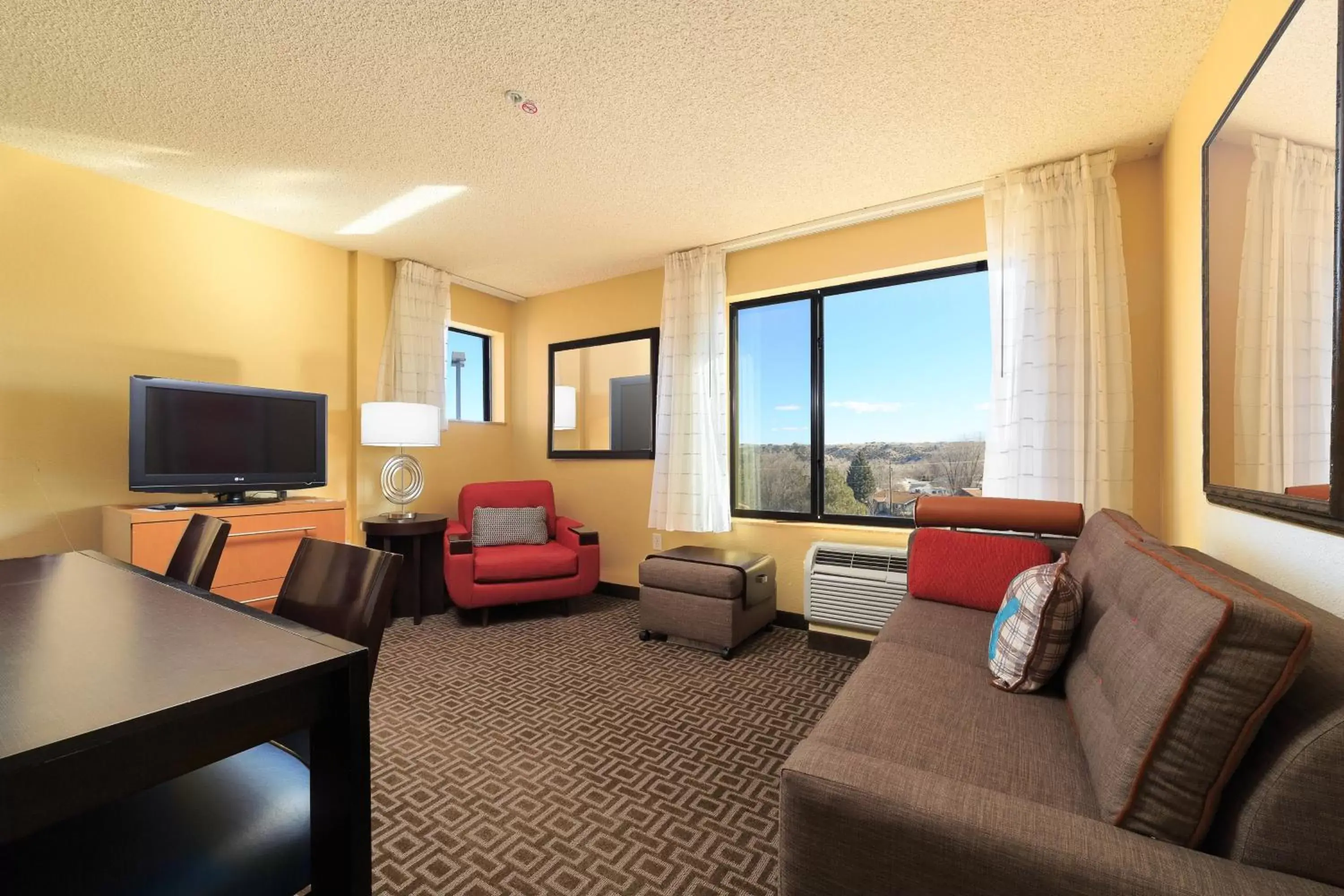 Living room, Seating Area in TownePlace Suites Farmington