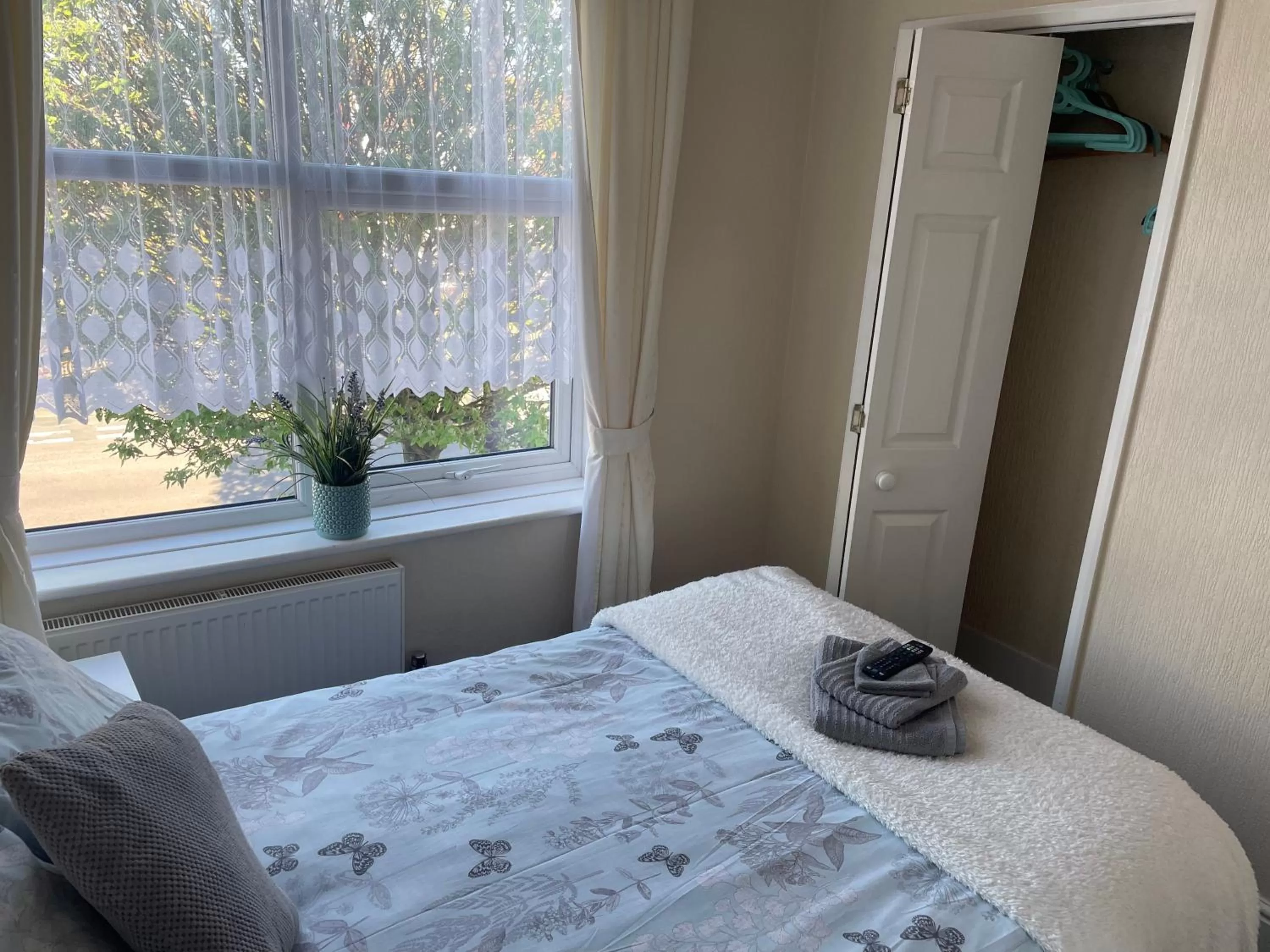 Bed in Ivydene Guest House