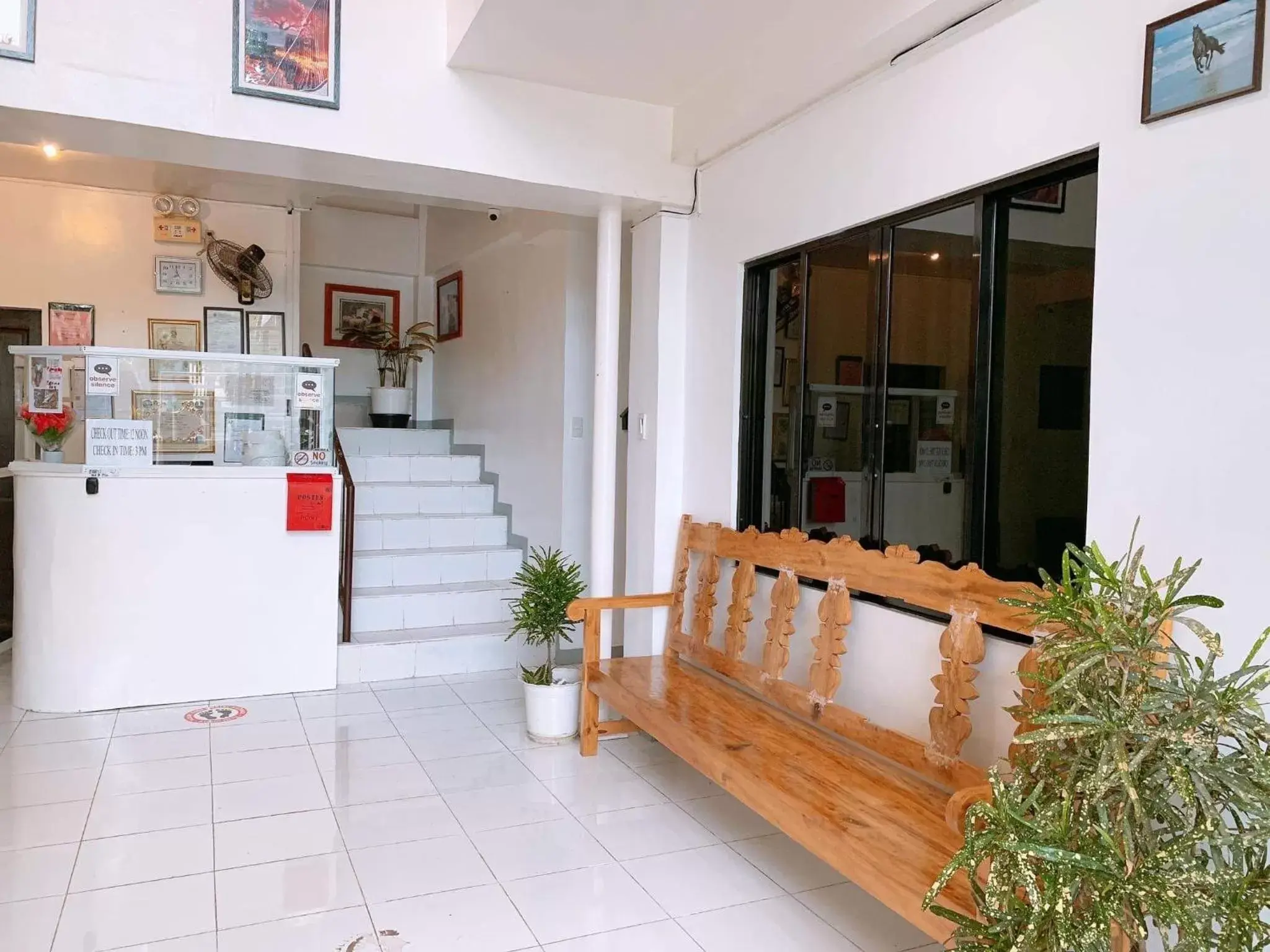 Living room in Luna Oslob Travellers Inn