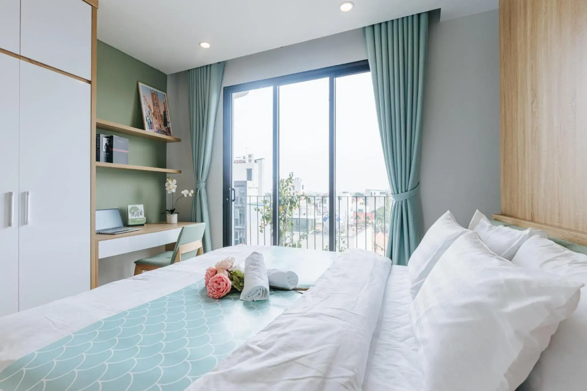 Bedroom, Bed in Crescendo Urban Stay