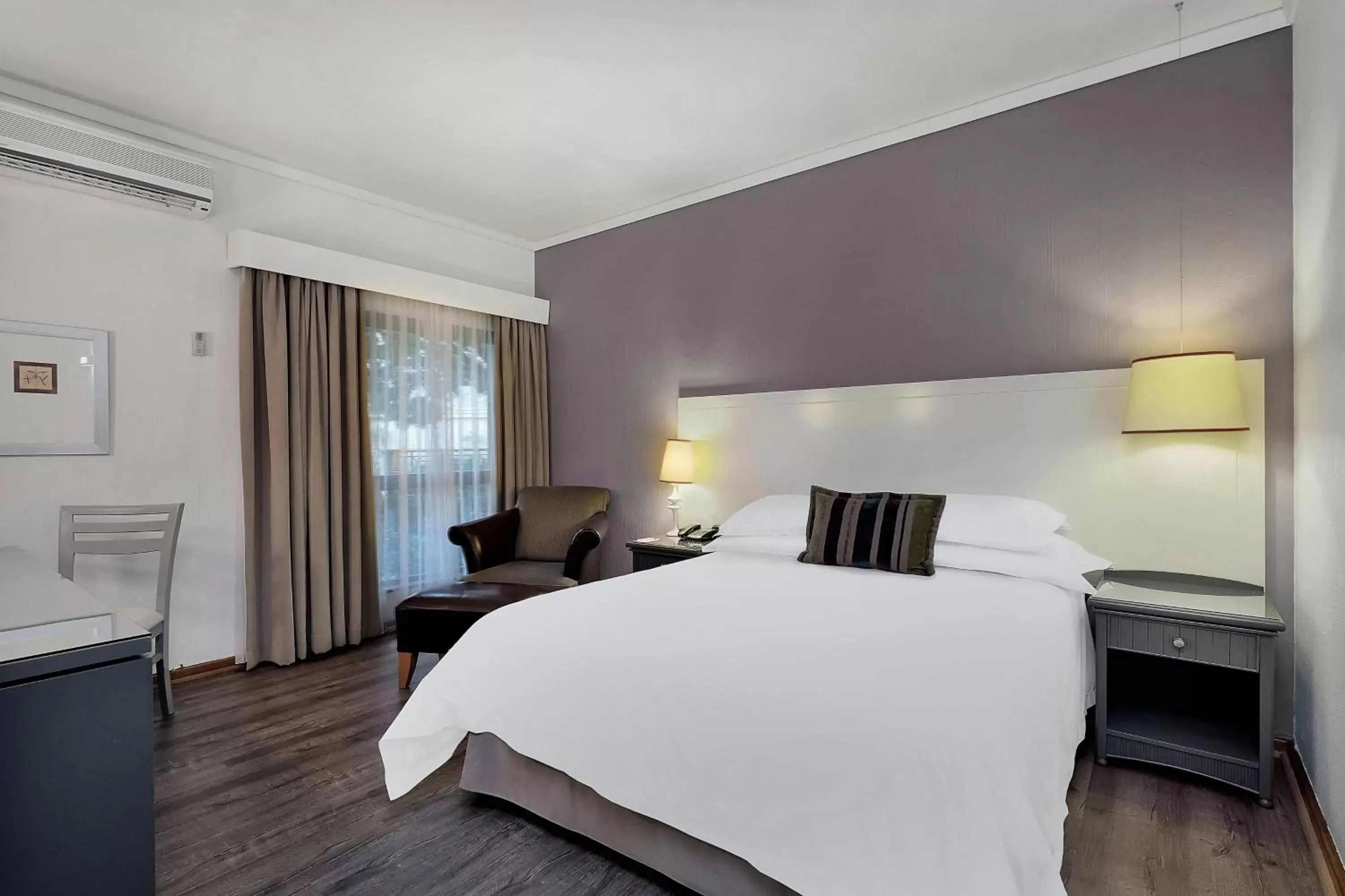 Photo of the whole room, Bed in Protea Hotel by Marriott Midrand