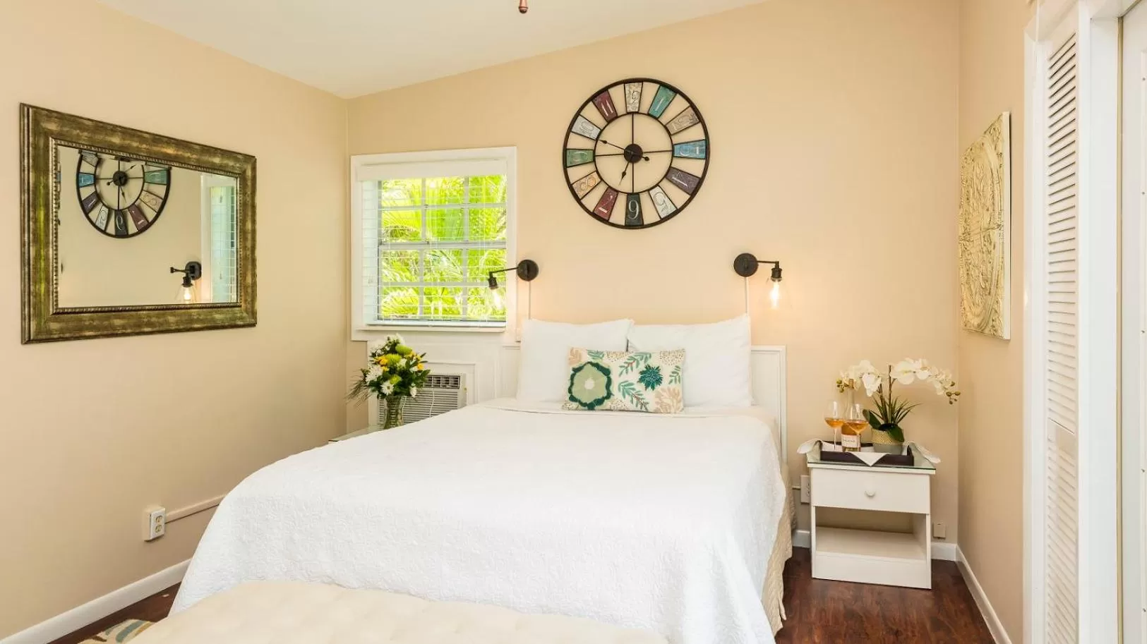 Bed in Old Town Manor