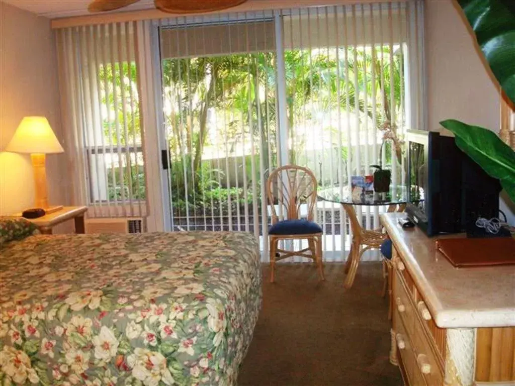 Day, TV/Entertainment Center in Maui Banyan Vacation Club