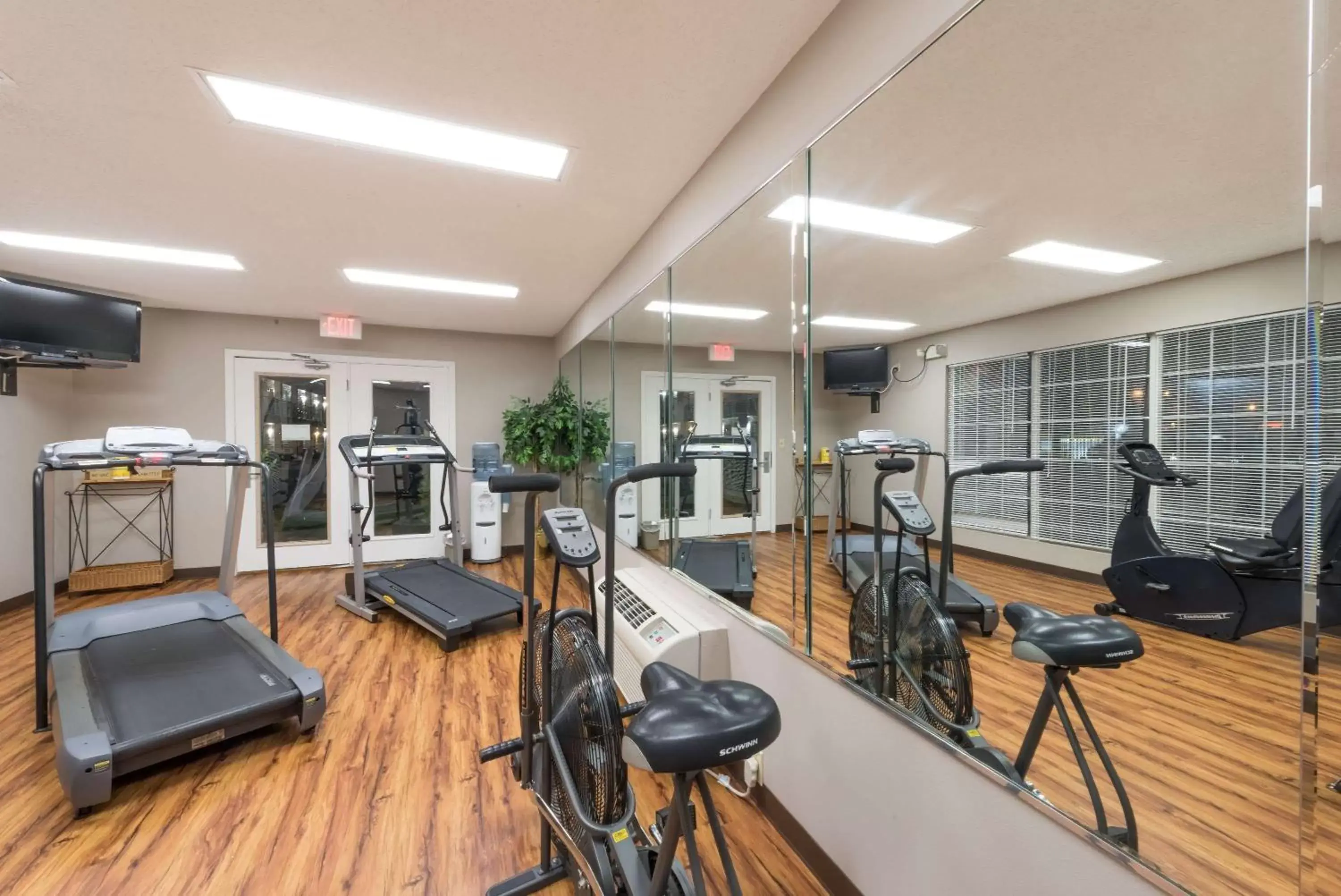 Fitness centre/facilities in Super 8 by Wyndham Alexander City Fitness centre/facilities in Super 8 by Wyndham Alexander City