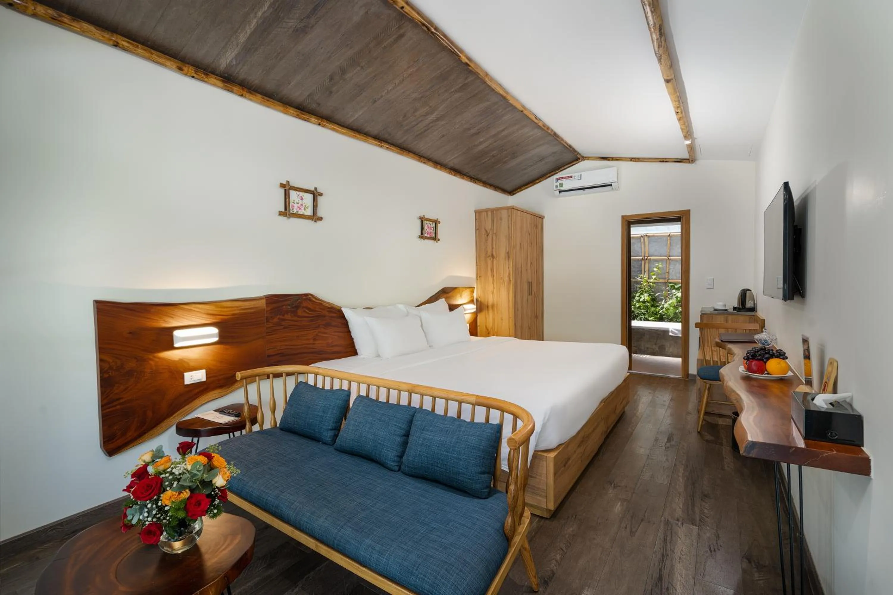 Photo of the whole room, Bed in Sala Tuy Hoa Beach Hotel