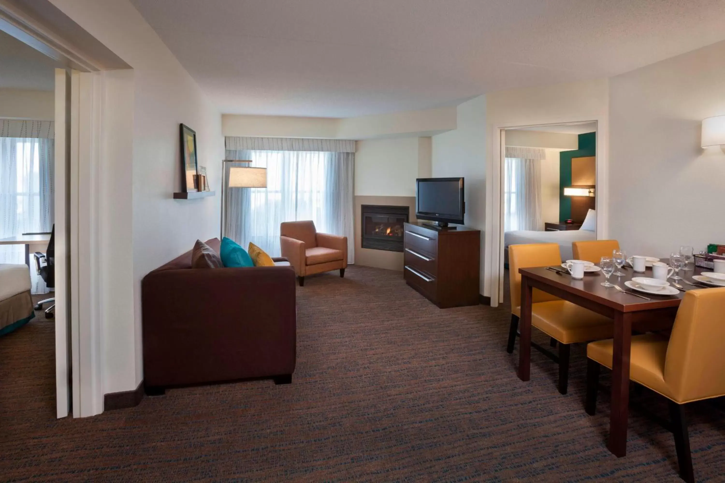 Bedroom, Seating Area in Residence Inn by Marriott Toronto Markham