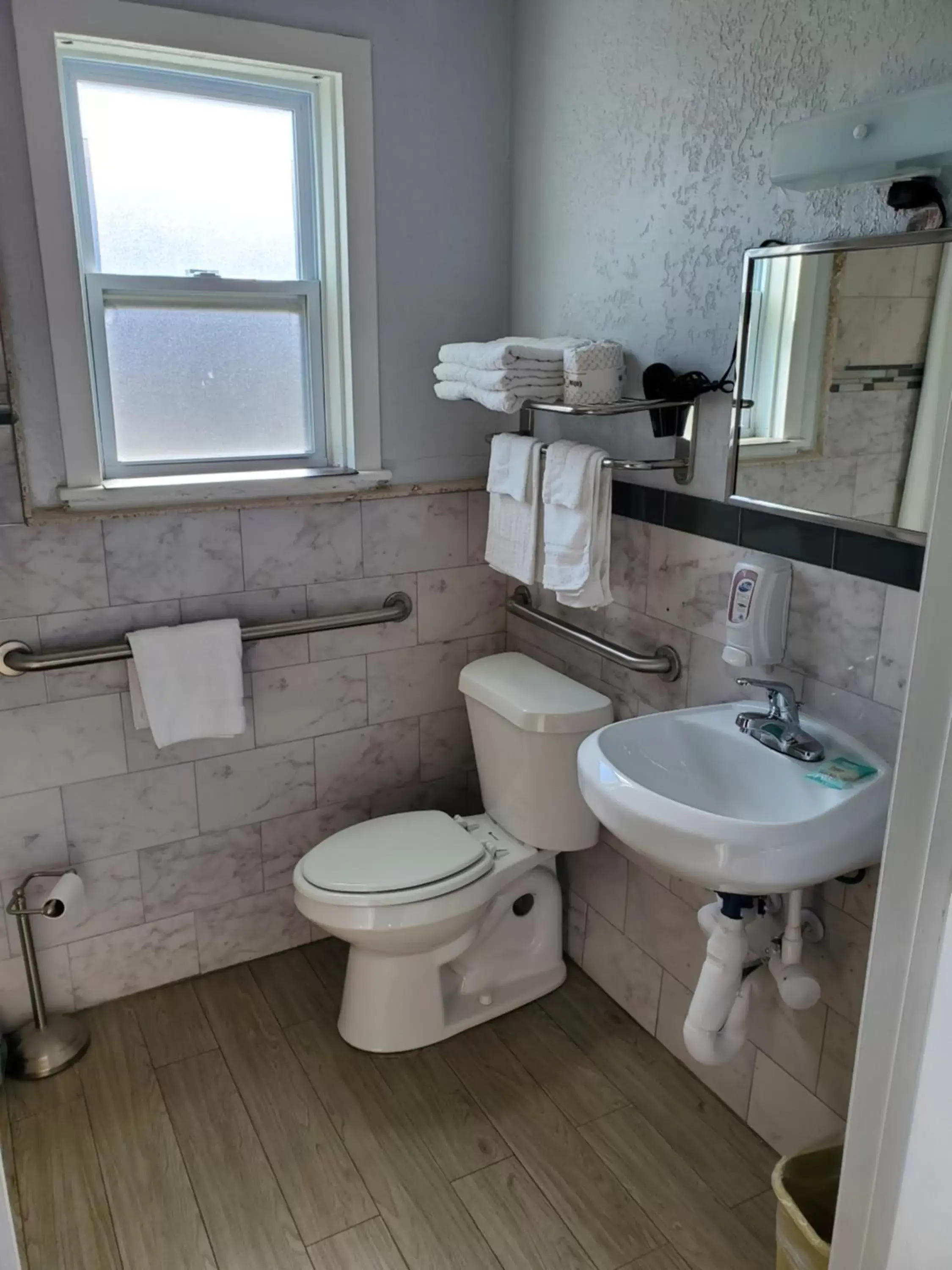 Bathroom in Budget Inn - Saint Augustine