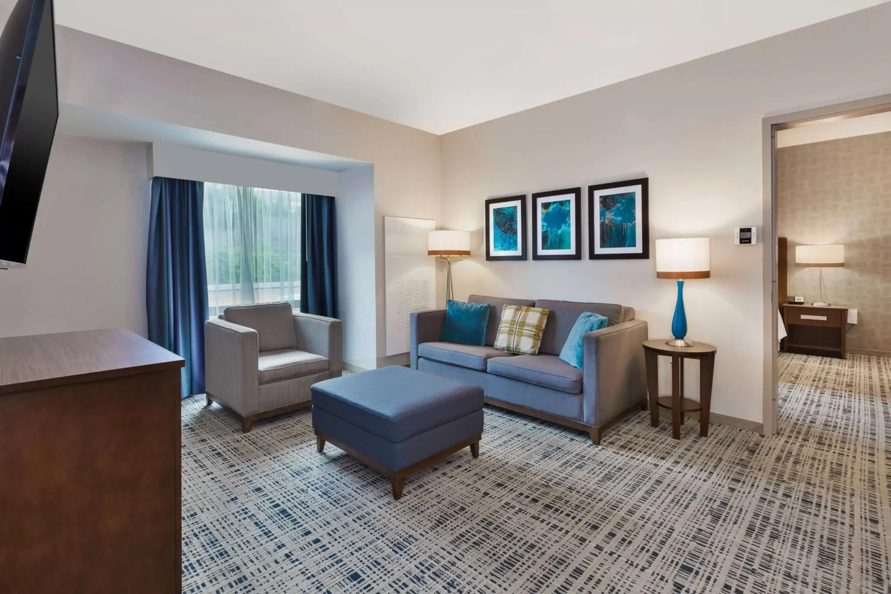 Living room, Seating Area in Homewood Suites by Hilton Pittsburgh Downtown