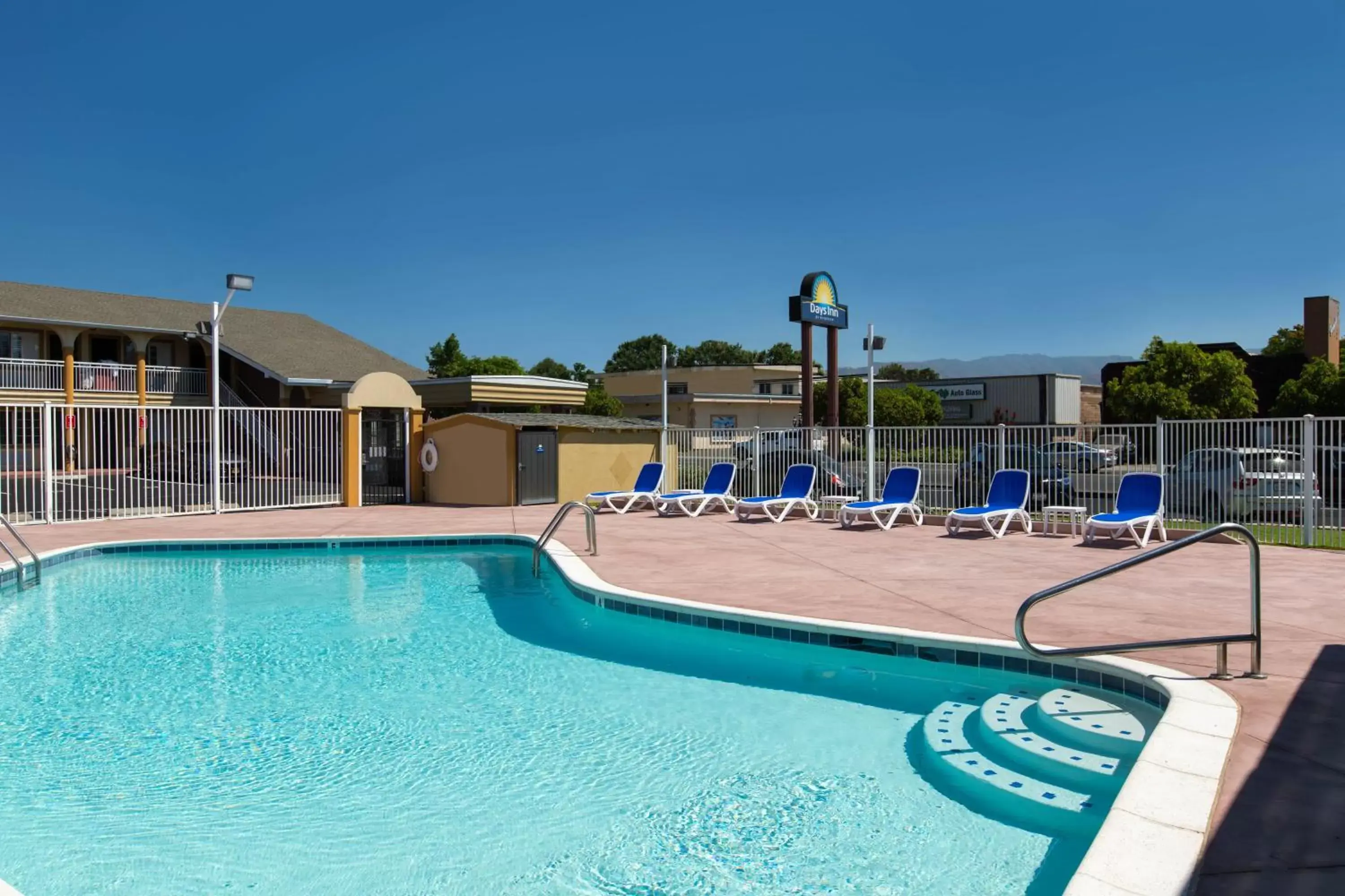 Pool view, Swimming Pool in Days Inn by Wyndham Ukiah