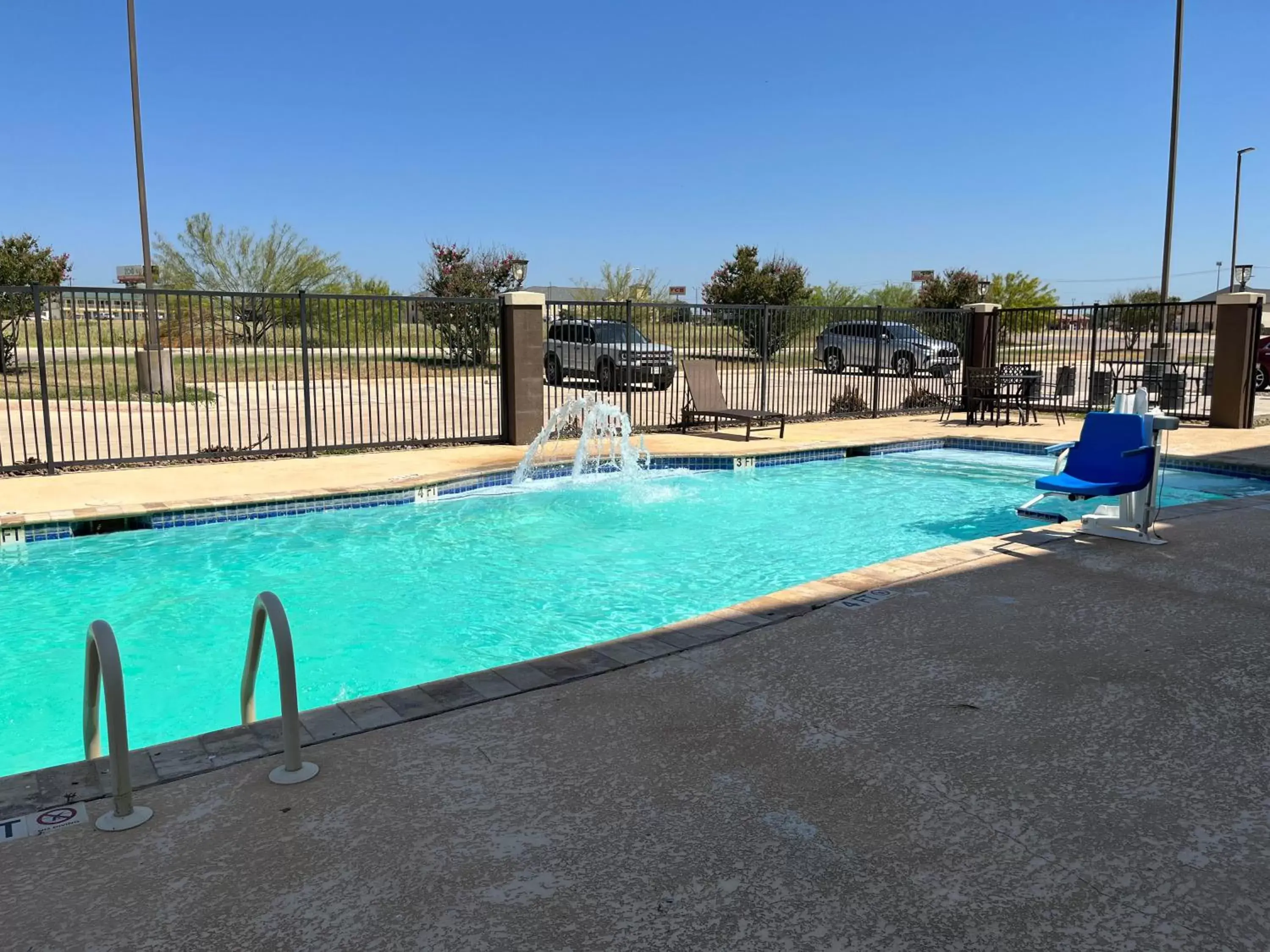 Swimming Pool in Studio 6 Suites Pearsall, TX