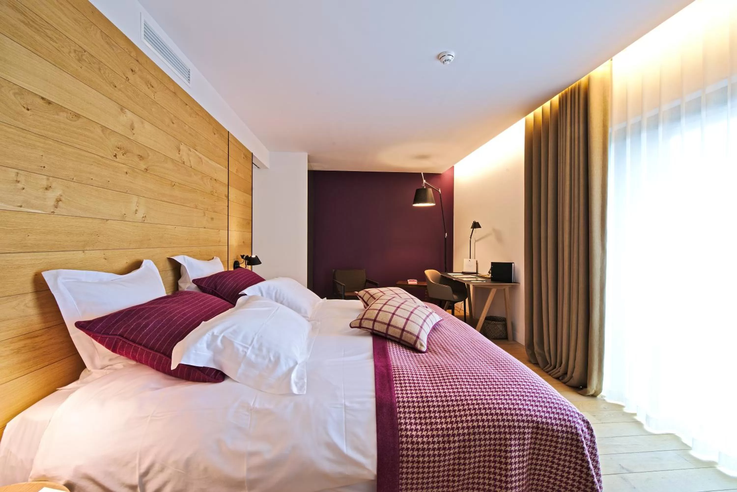 Photo of the whole room, Bed in Domaine de Naxhelet