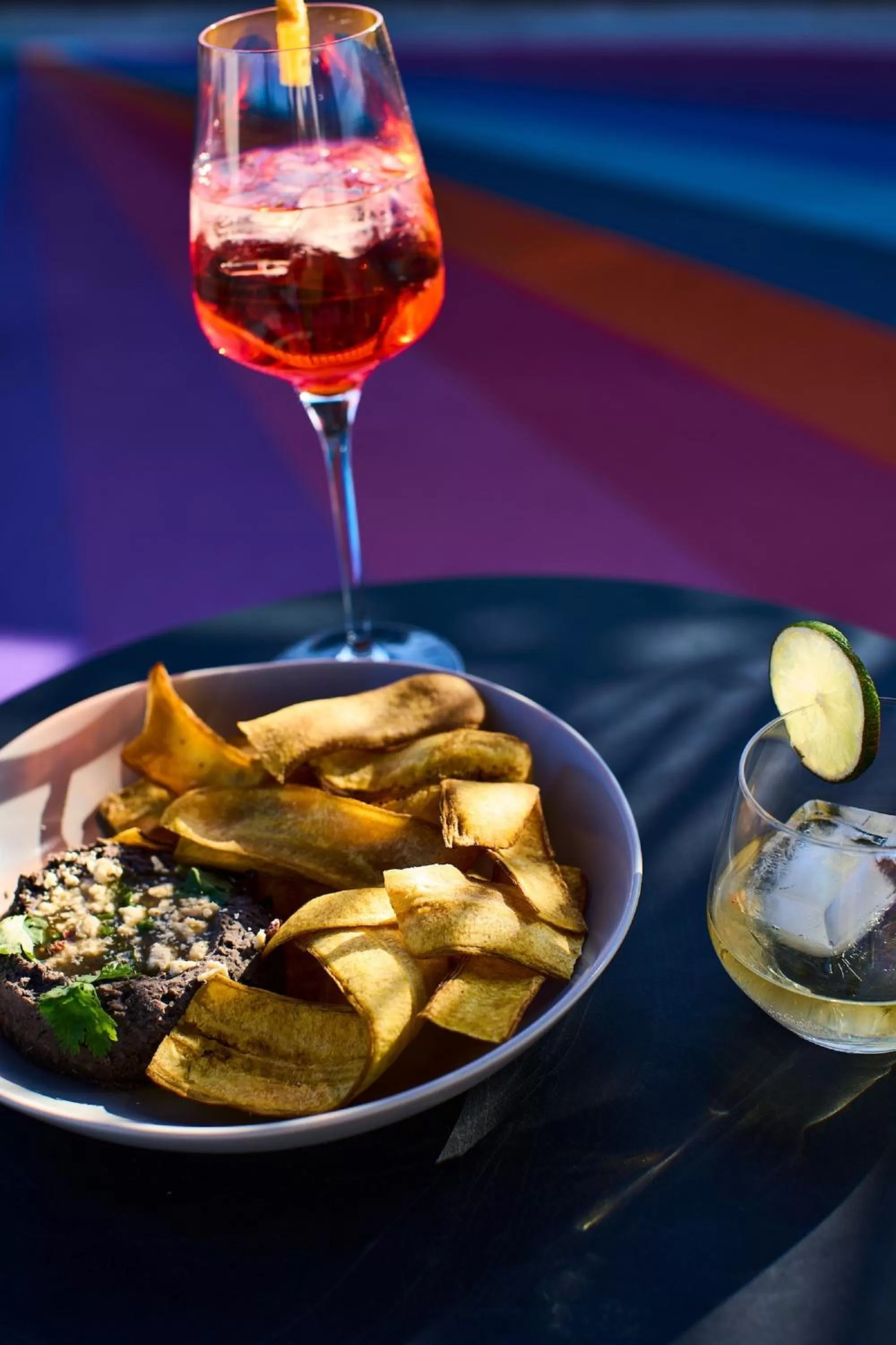 Food and drinks in The Ven at Embassy Row, Washington, D.C., a Tribute Portfolio Hotel