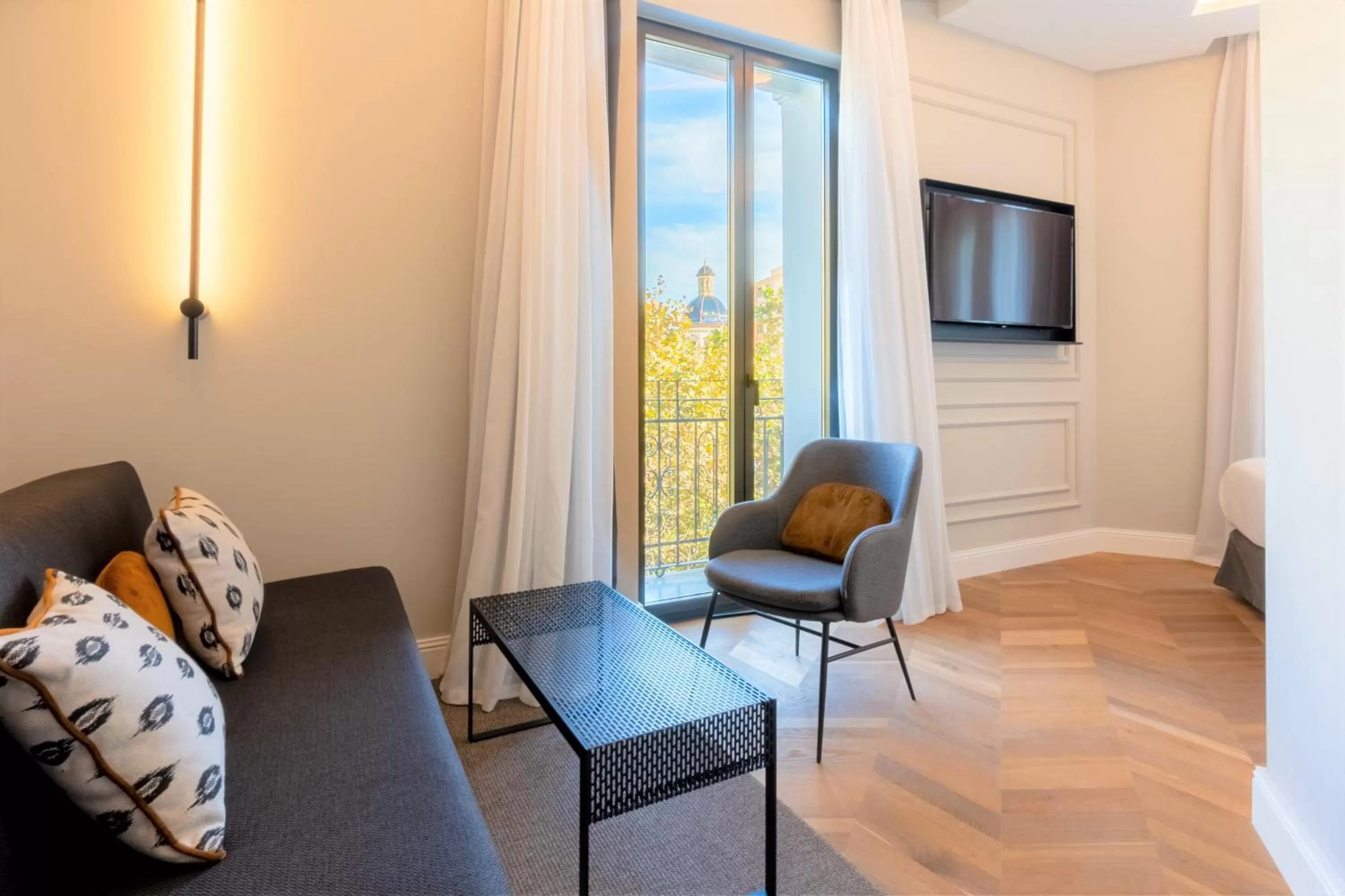 Seating area in L&H Gran Vía Valencia