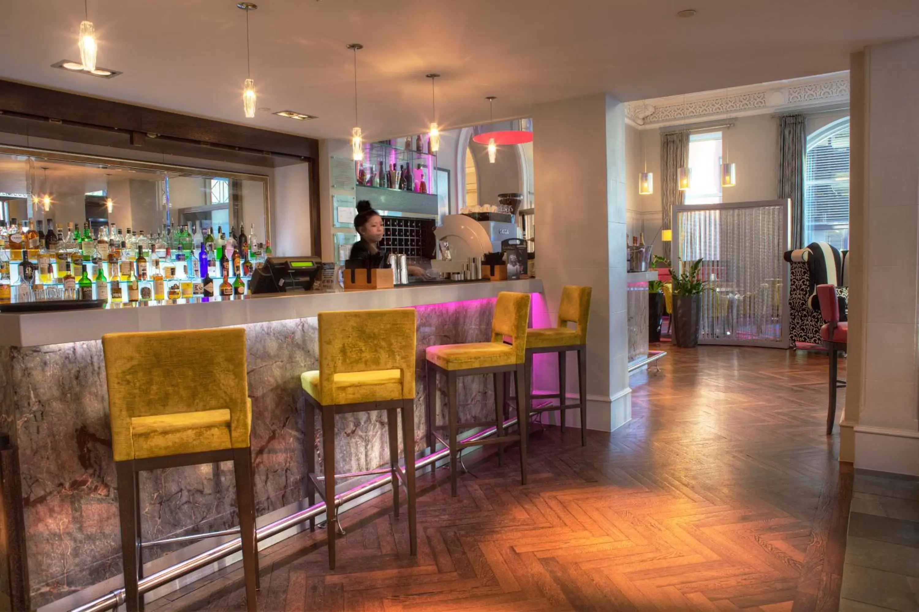 Lounge or bar in Hotel Indigo Glasgow, an IHG Hotel