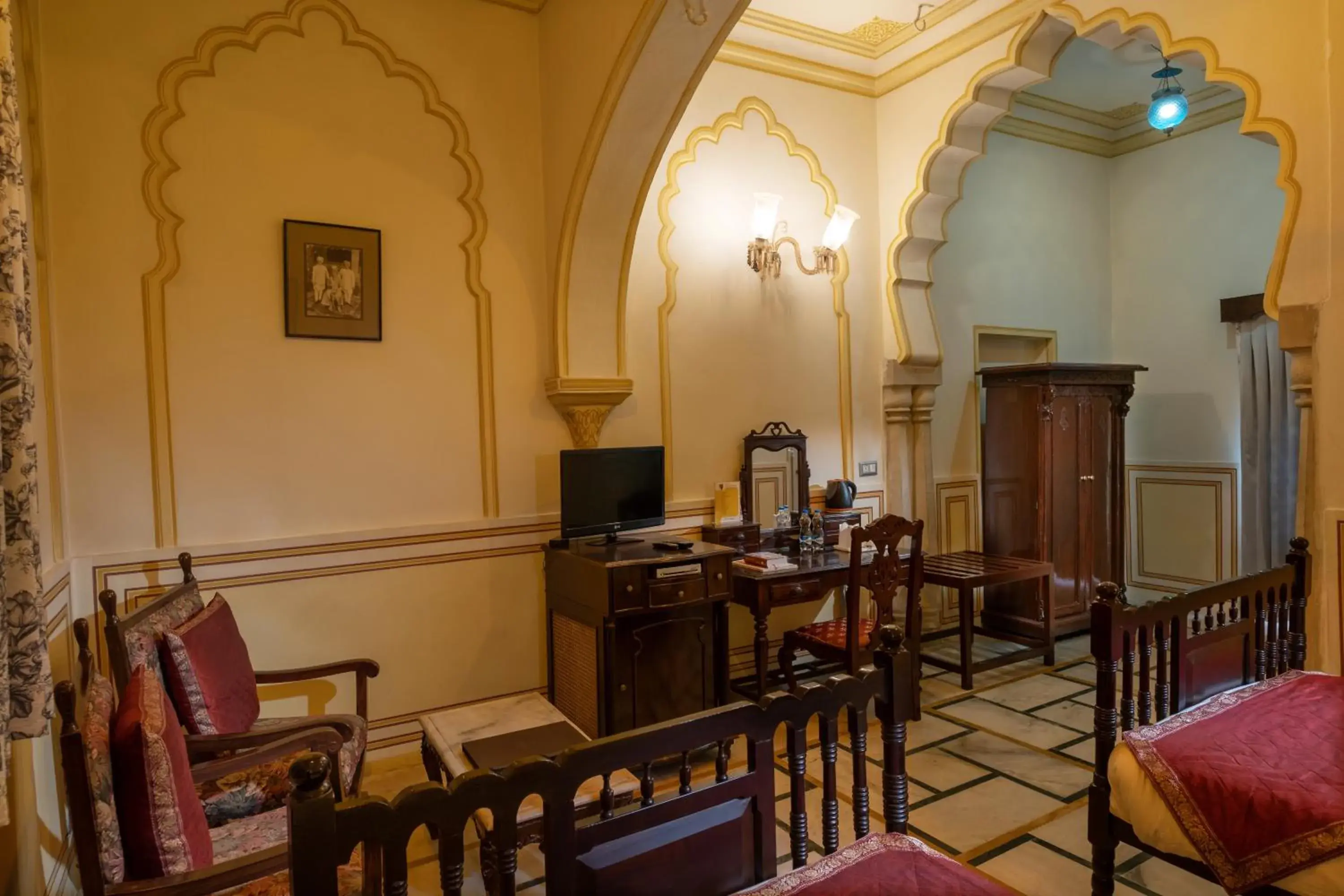 Seating area, Restaurant/Places to Eat in Hotel Narain Niwas Palace