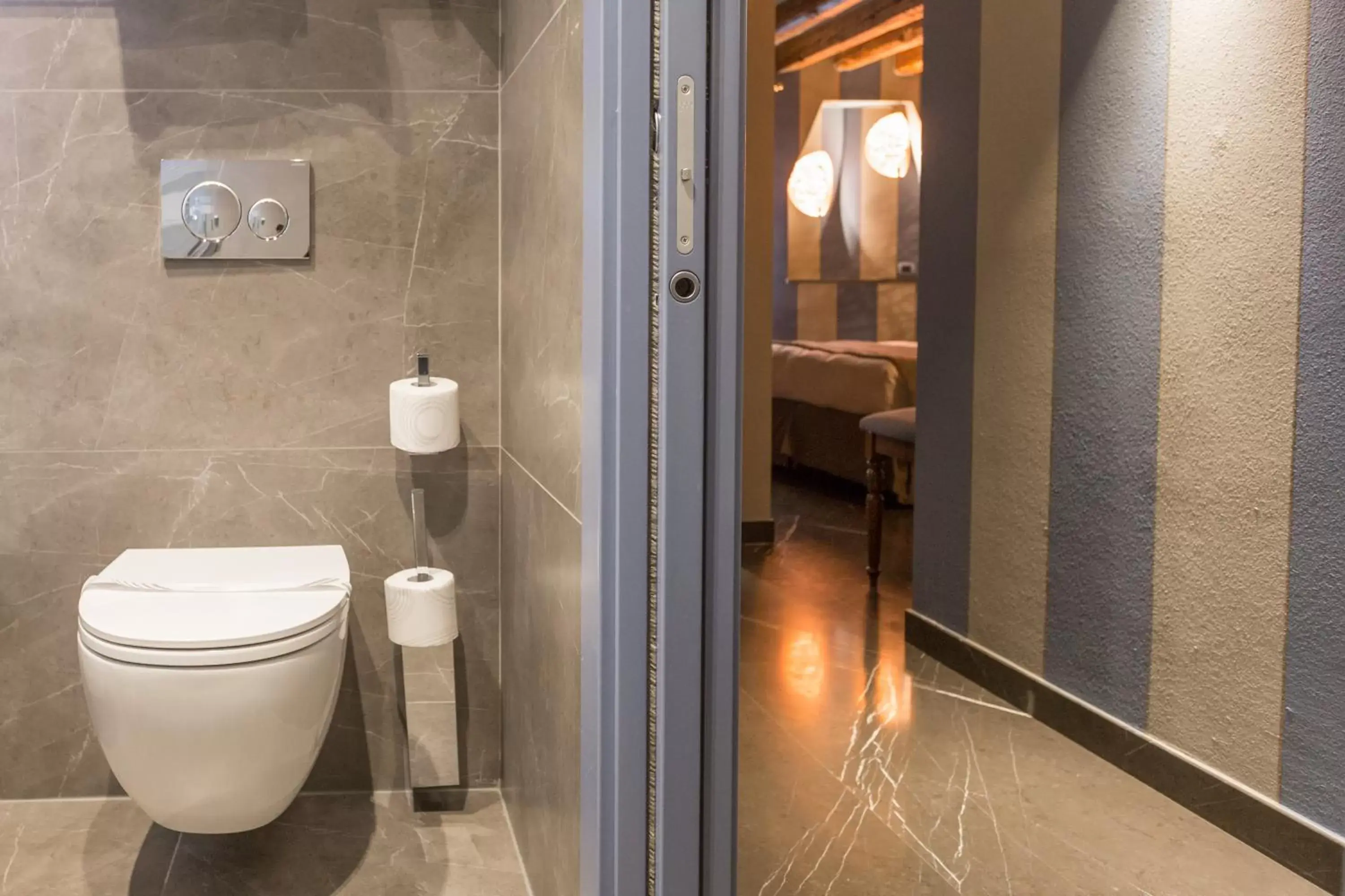 Decorative detail, Bathroom in Hotel Tiziano