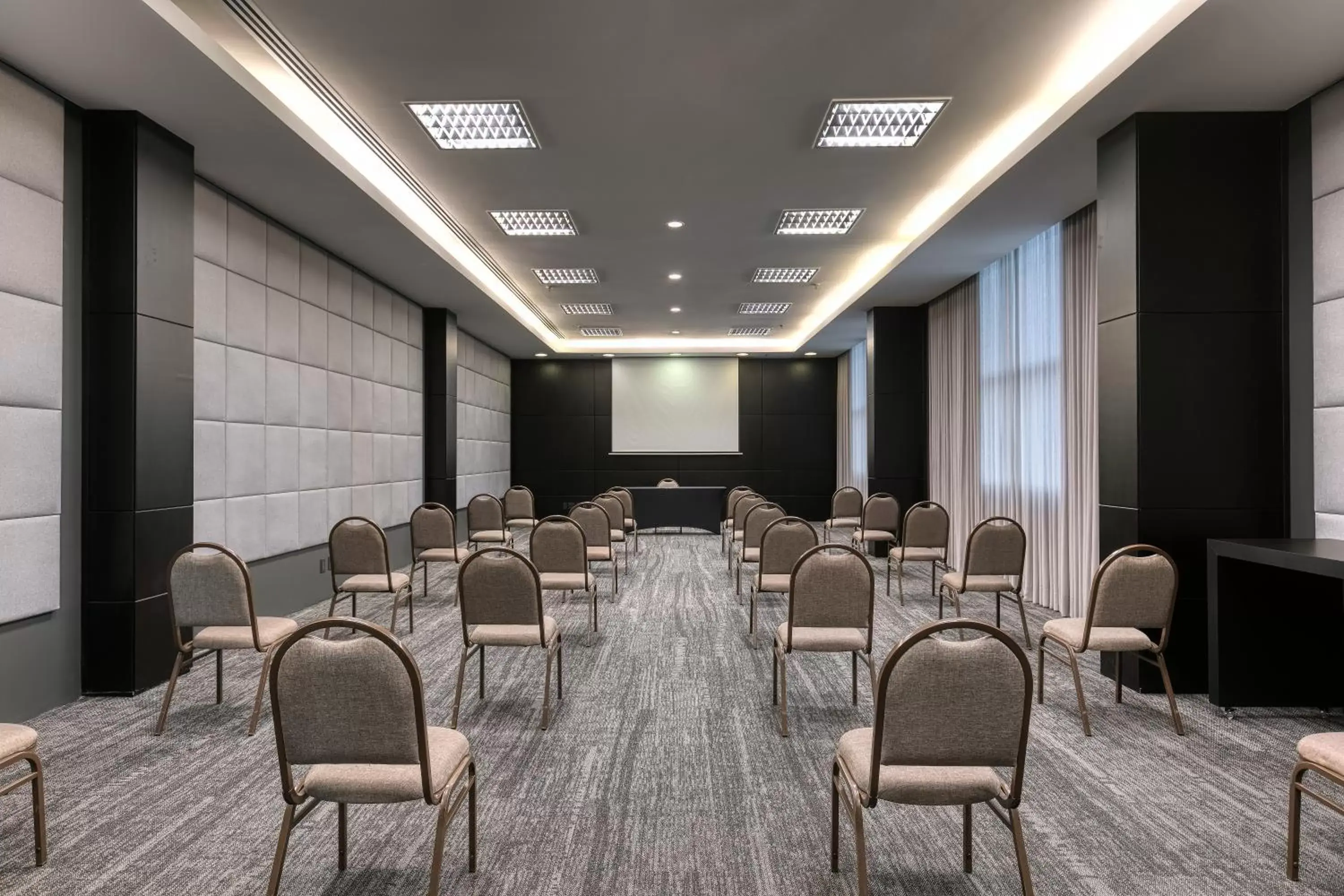 Meeting/conference room in Caesar Business Belo Horizonte Belvedere