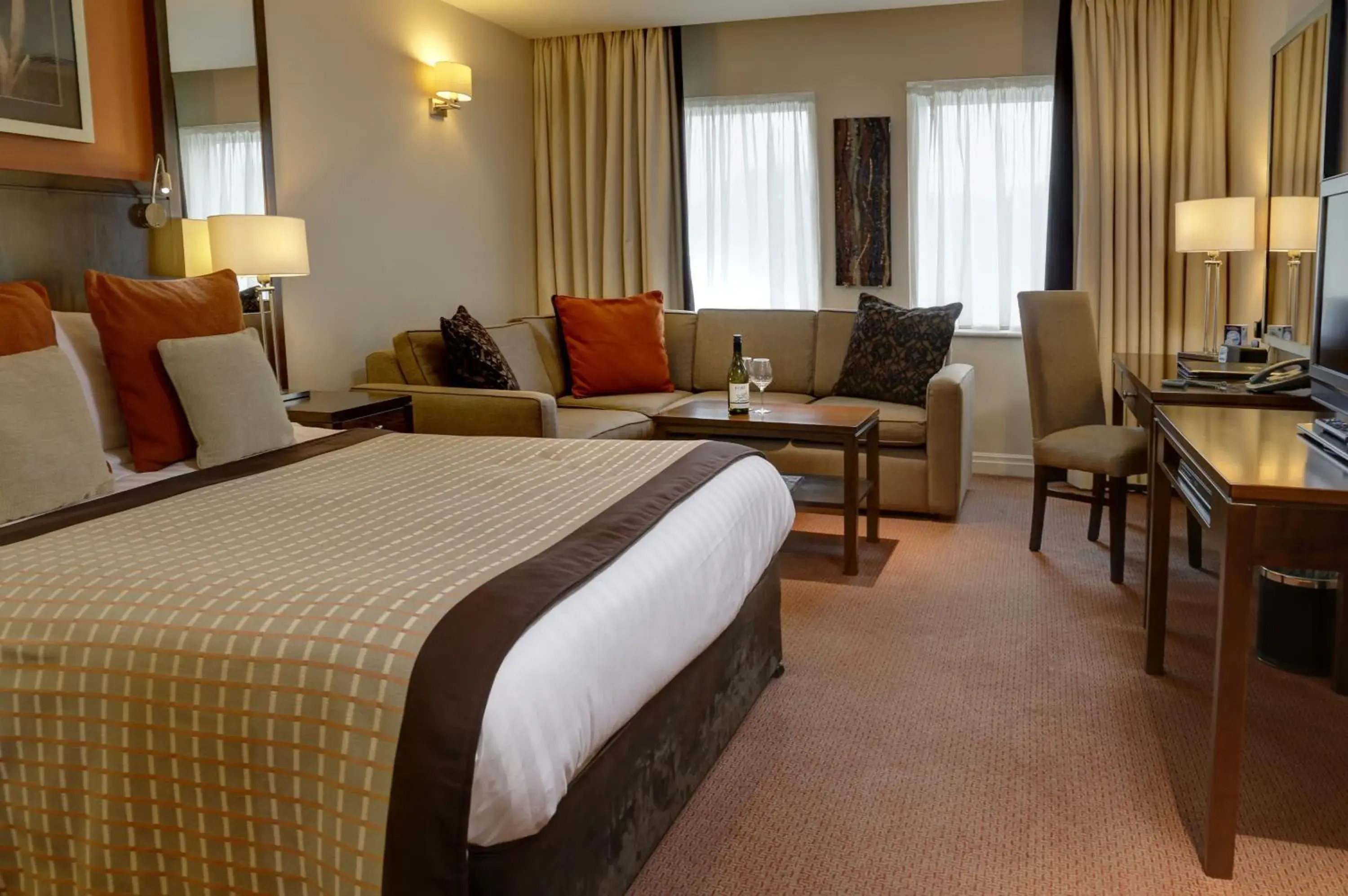 Bedroom, Bed in Best Western Plus Milford Hotel