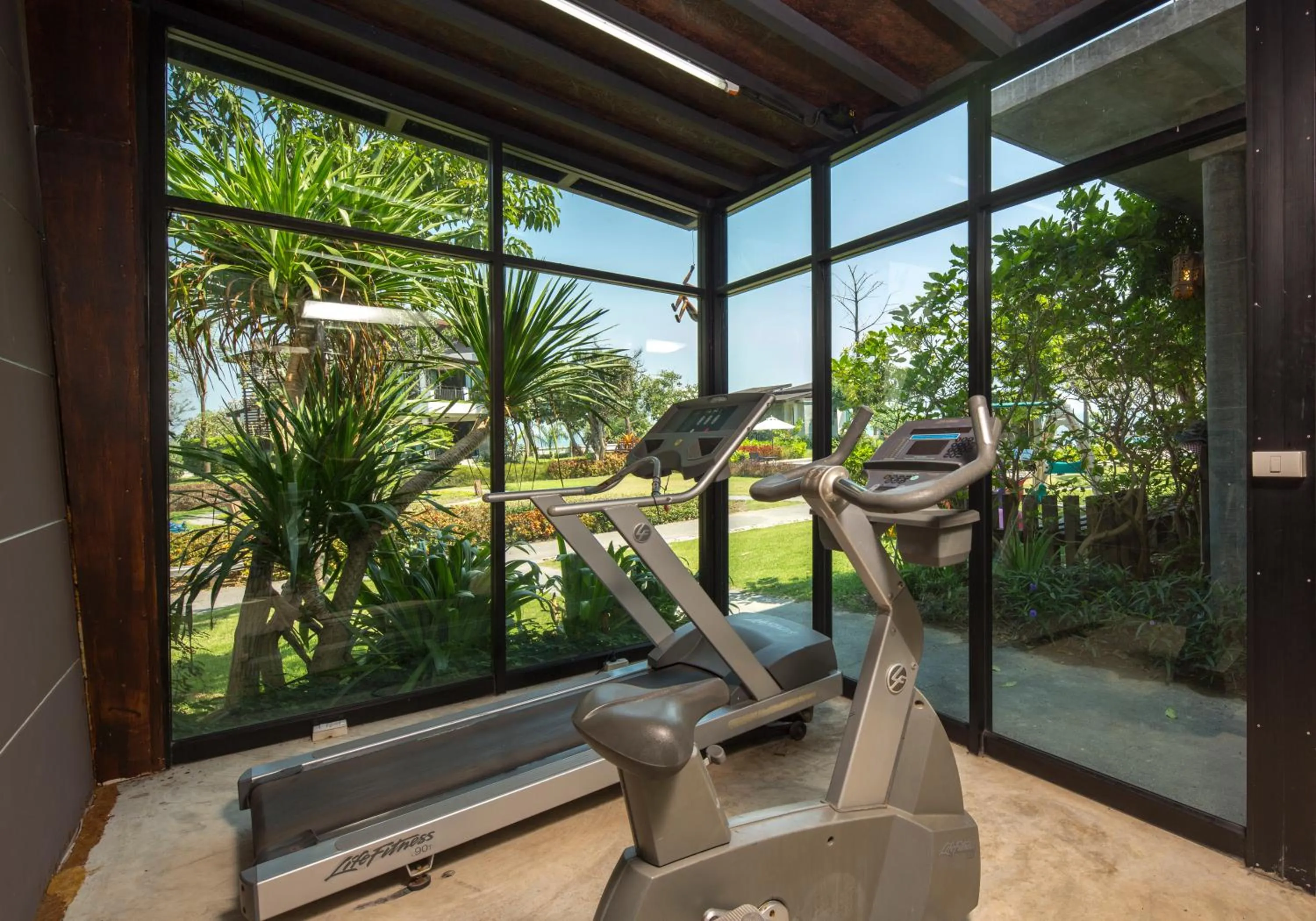 Fitness centre/facilities in i Tara Resort & Spa