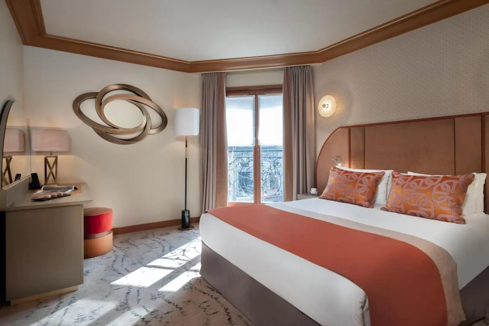 Photo of the whole room, Bed in Hôtel le Derby Alma by Inwood Hotels