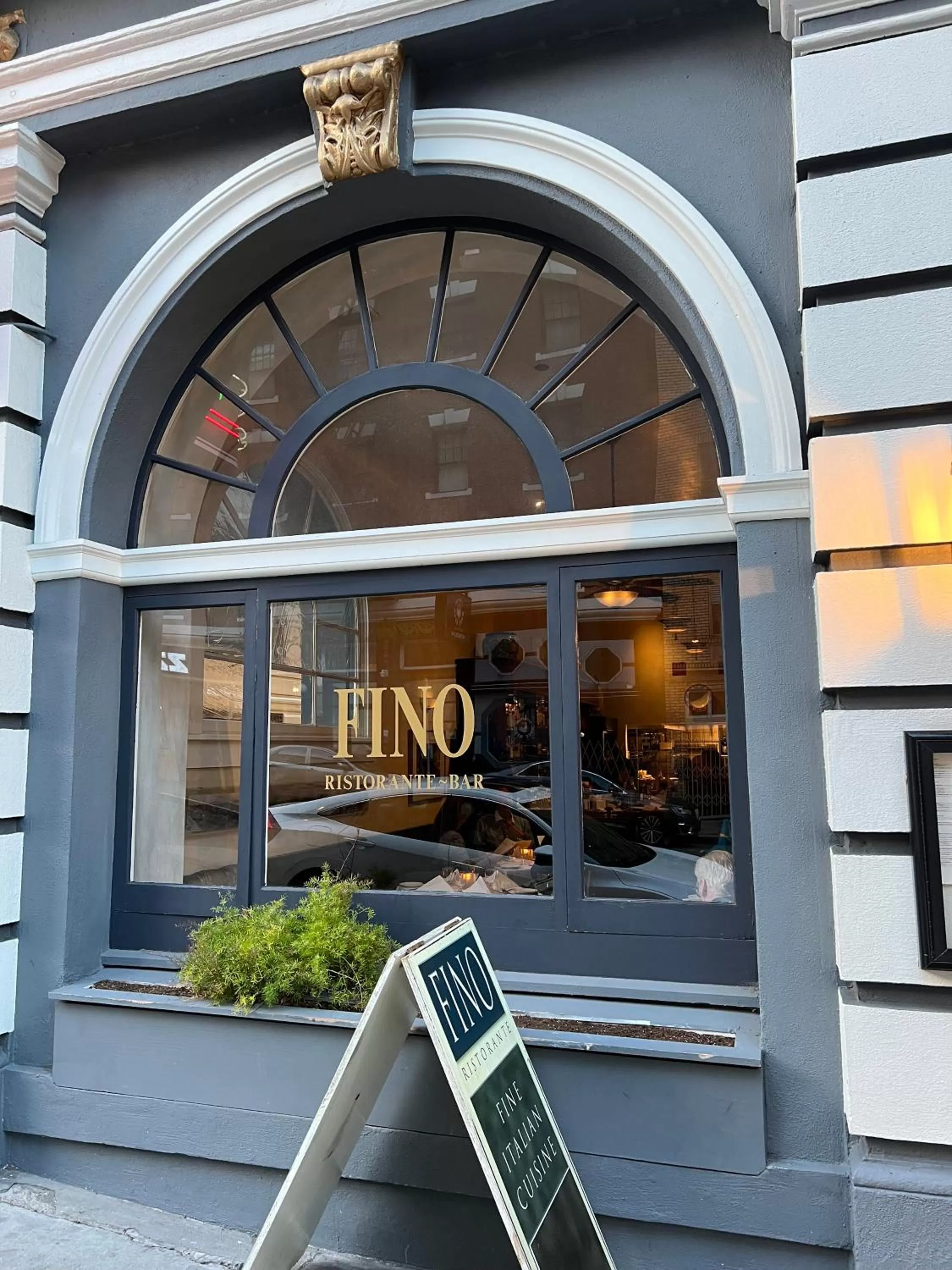 Restaurant/places to eat in The Andrews Hotel