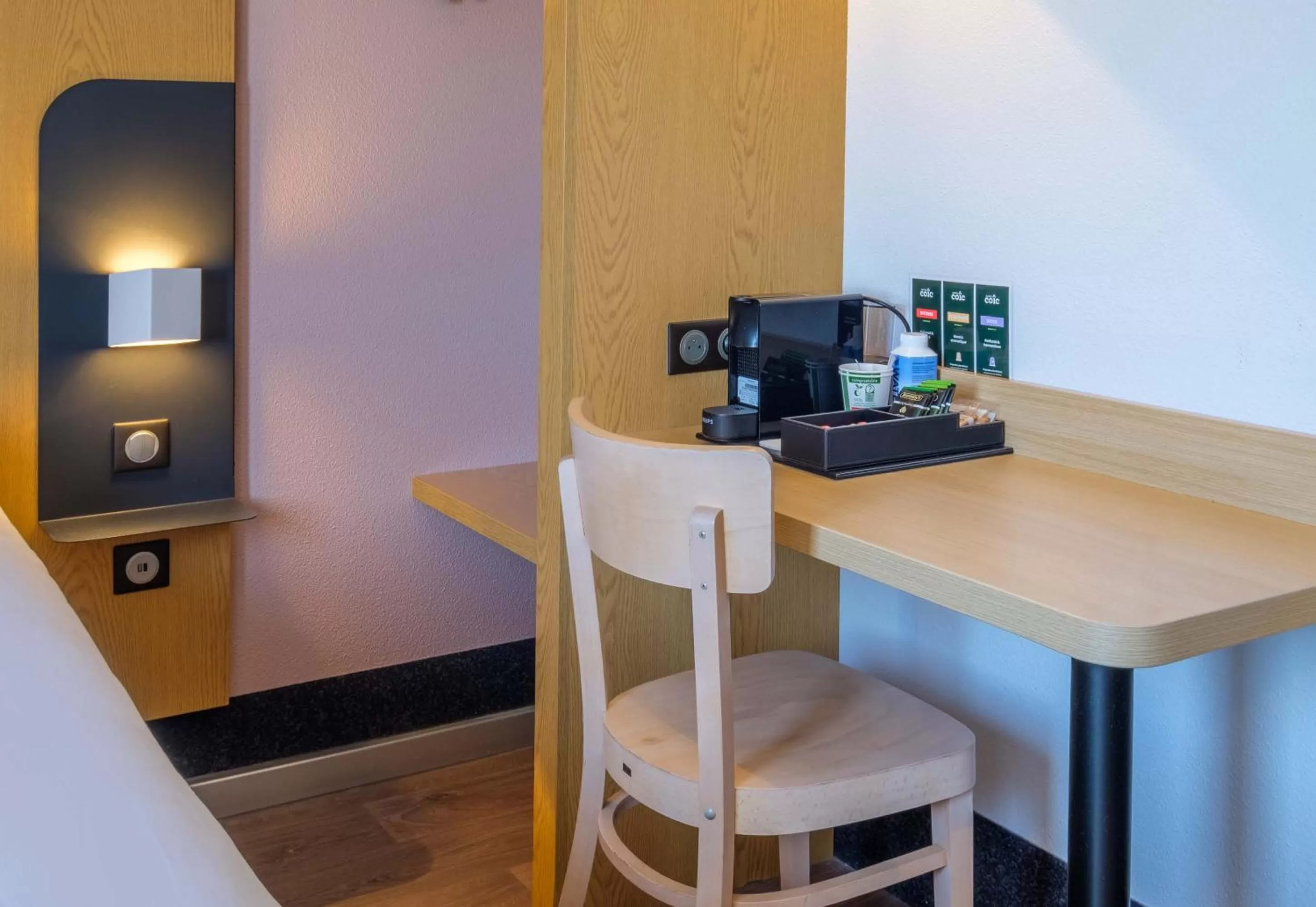 Bedroom in B&B HOTEL Cannes La Bocca Plage