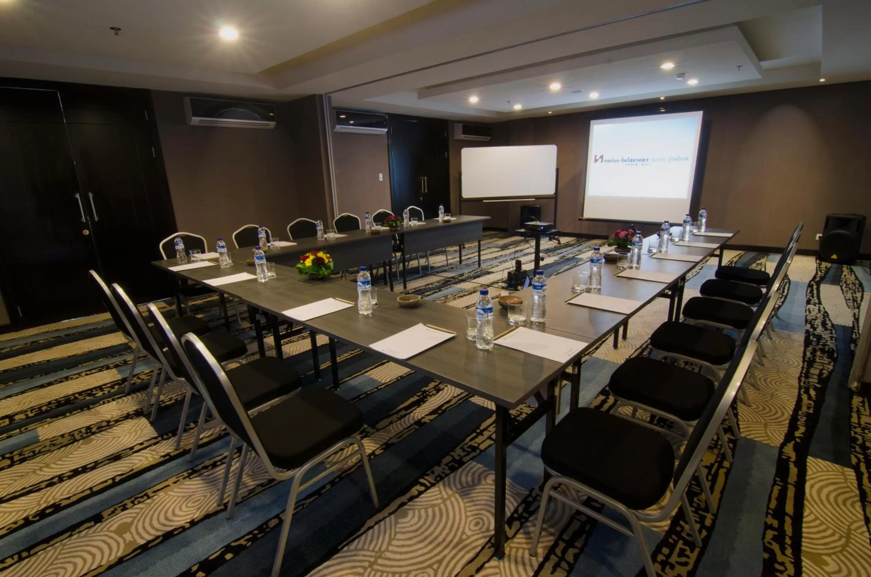 Business facilities in Swiss-Belresort Watu Jimbar